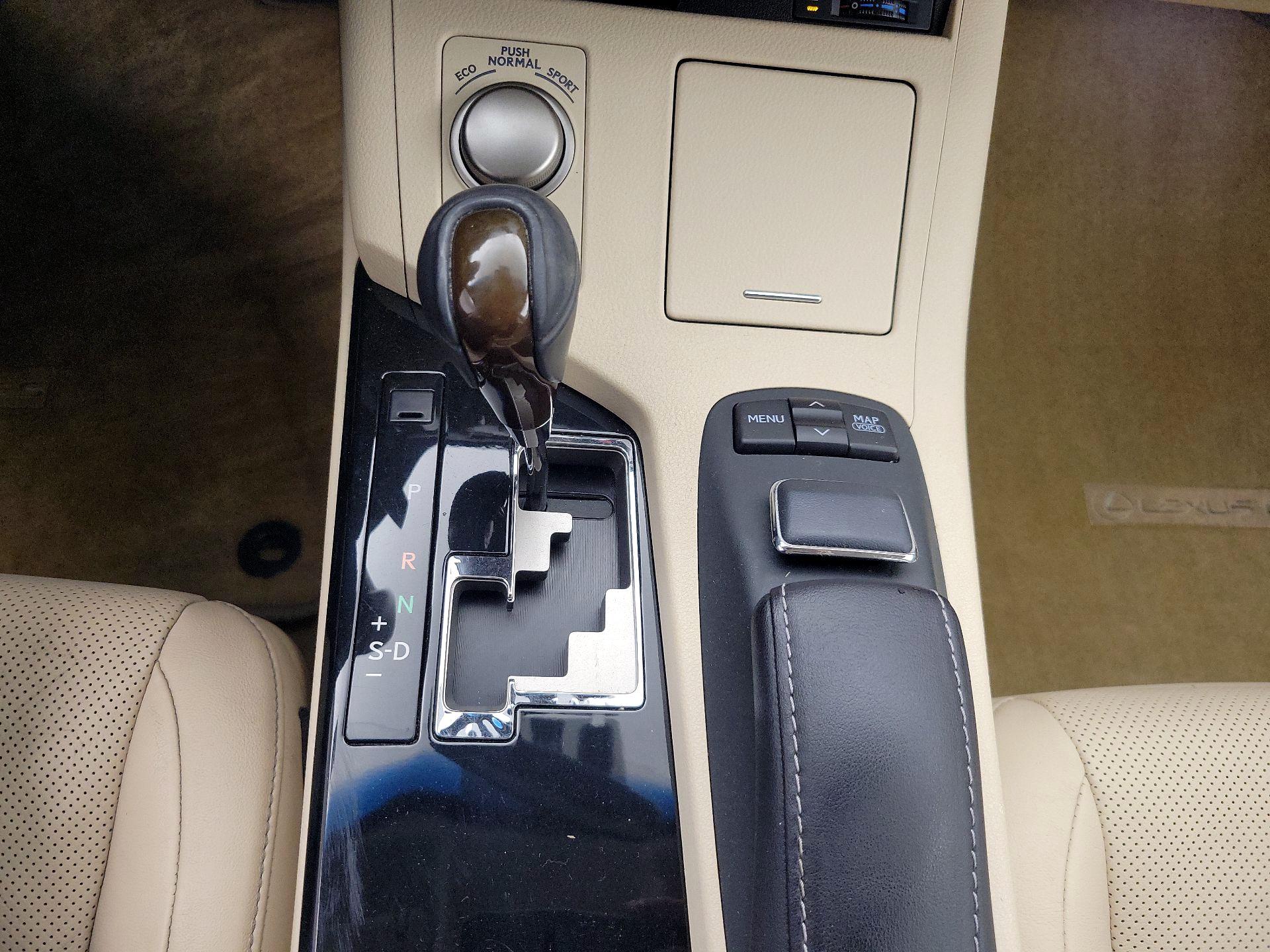 Thumbnail: 2014 Lexus ES - 18