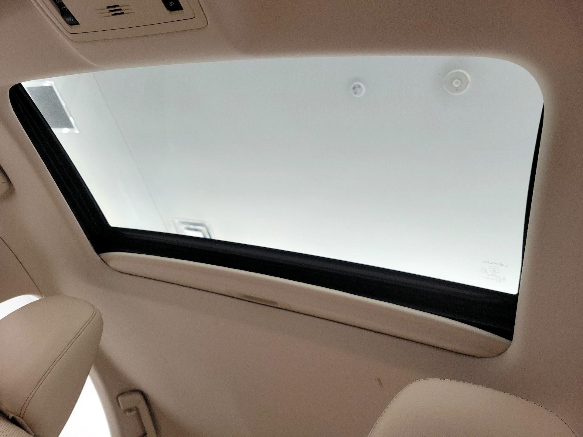 Thumbnail: 2014 Lexus ES - 20