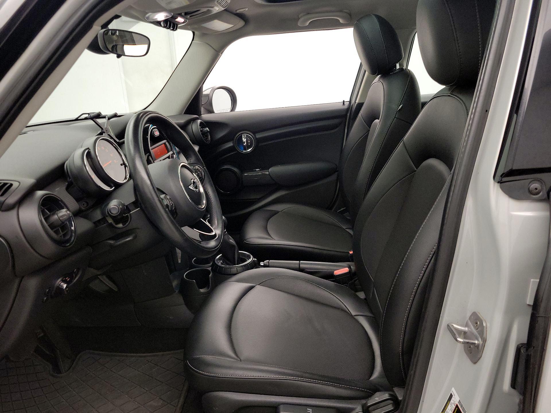 Thumbnail: 2016 MINI Cooper Hardtop - 11