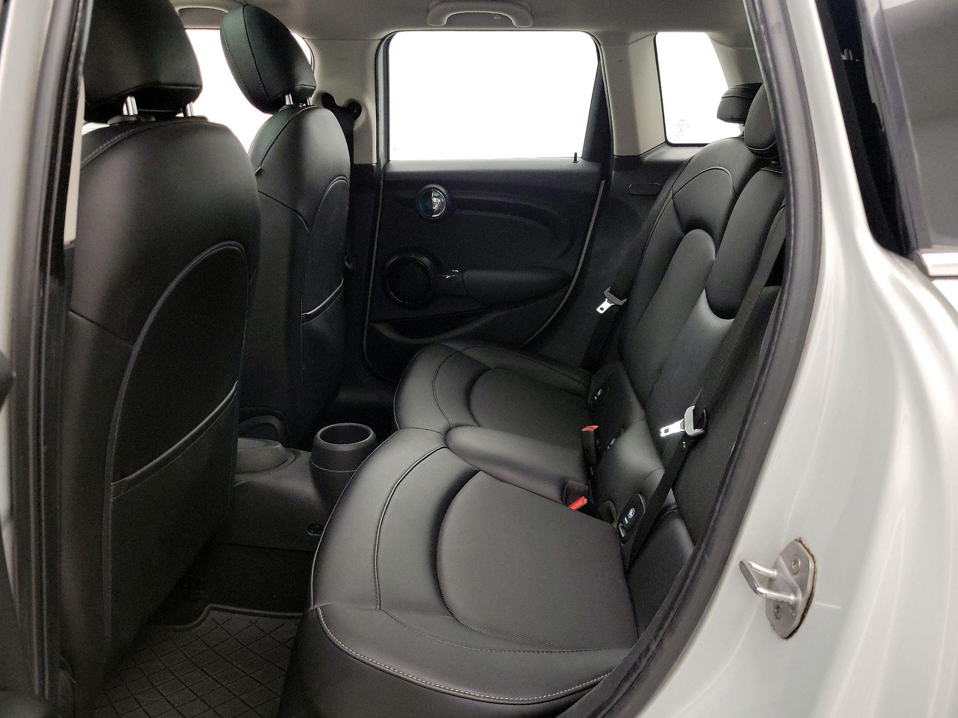 Thumbnail: 2016 MINI Cooper Hardtop - 19