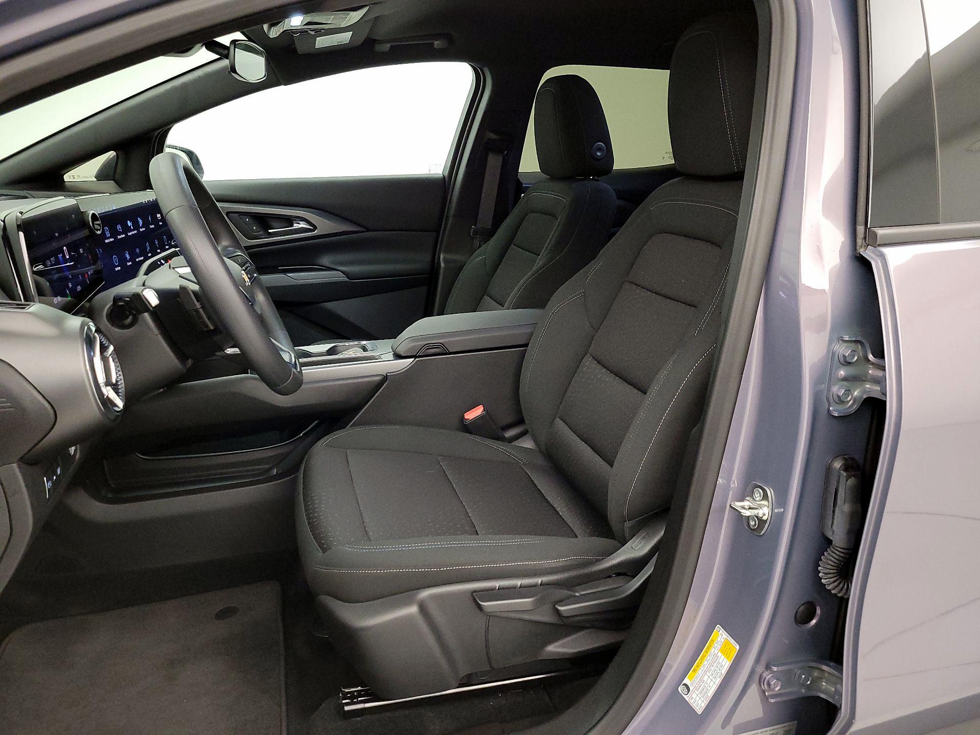 Thumbnail: 2025 Chevrolet Equinox - 11