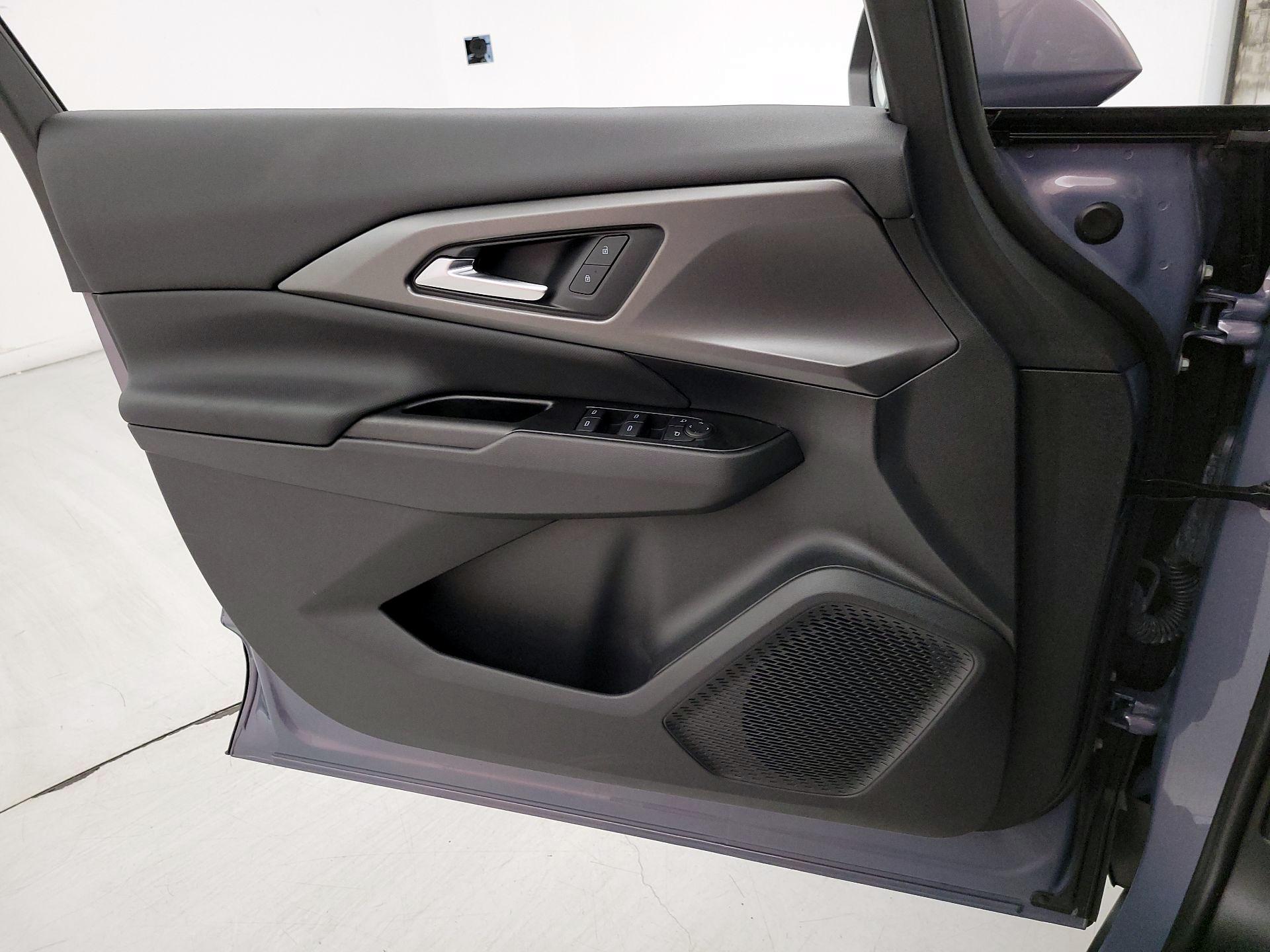 Thumbnail: 2025 Chevrolet Equinox - 12