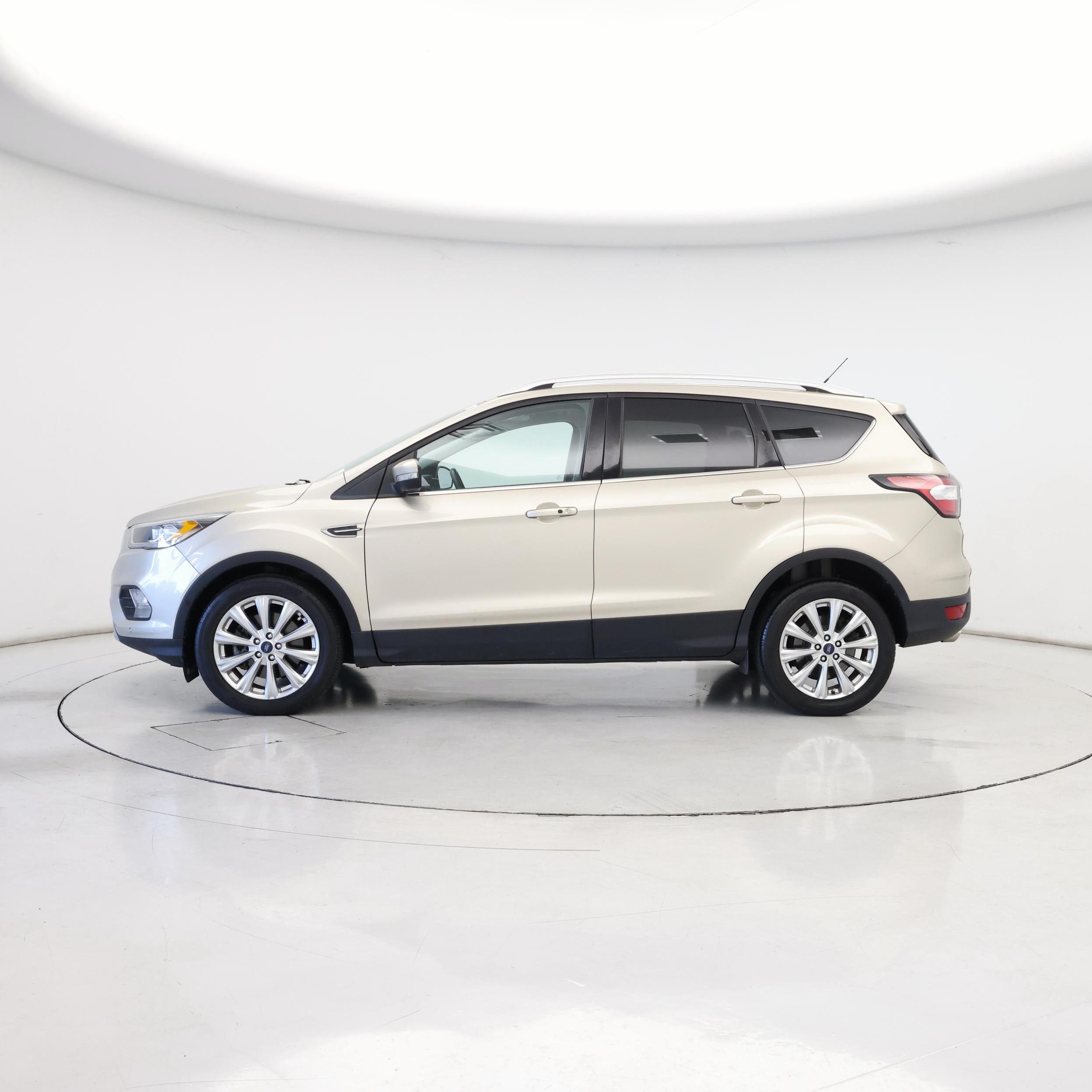 Thumbnail: 2017 Ford Escape - 3