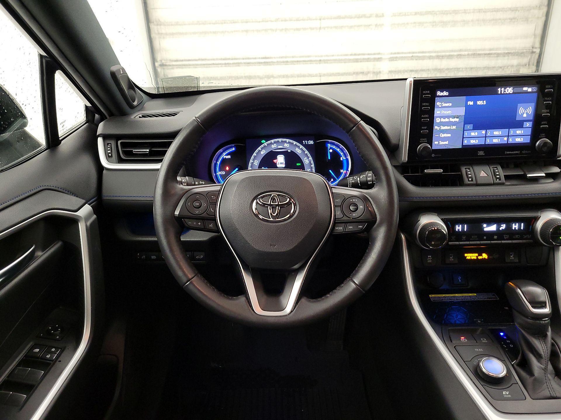 Thumbnail: 2021 Toyota RAV4 - 10