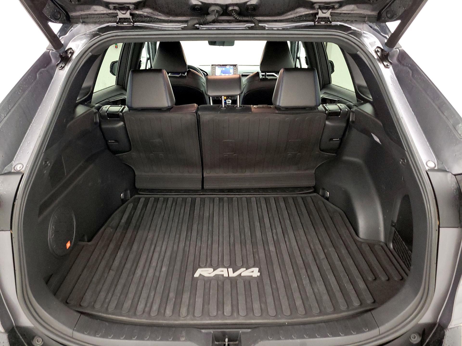 Thumbnail: 2021 Toyota RAV4 - 18