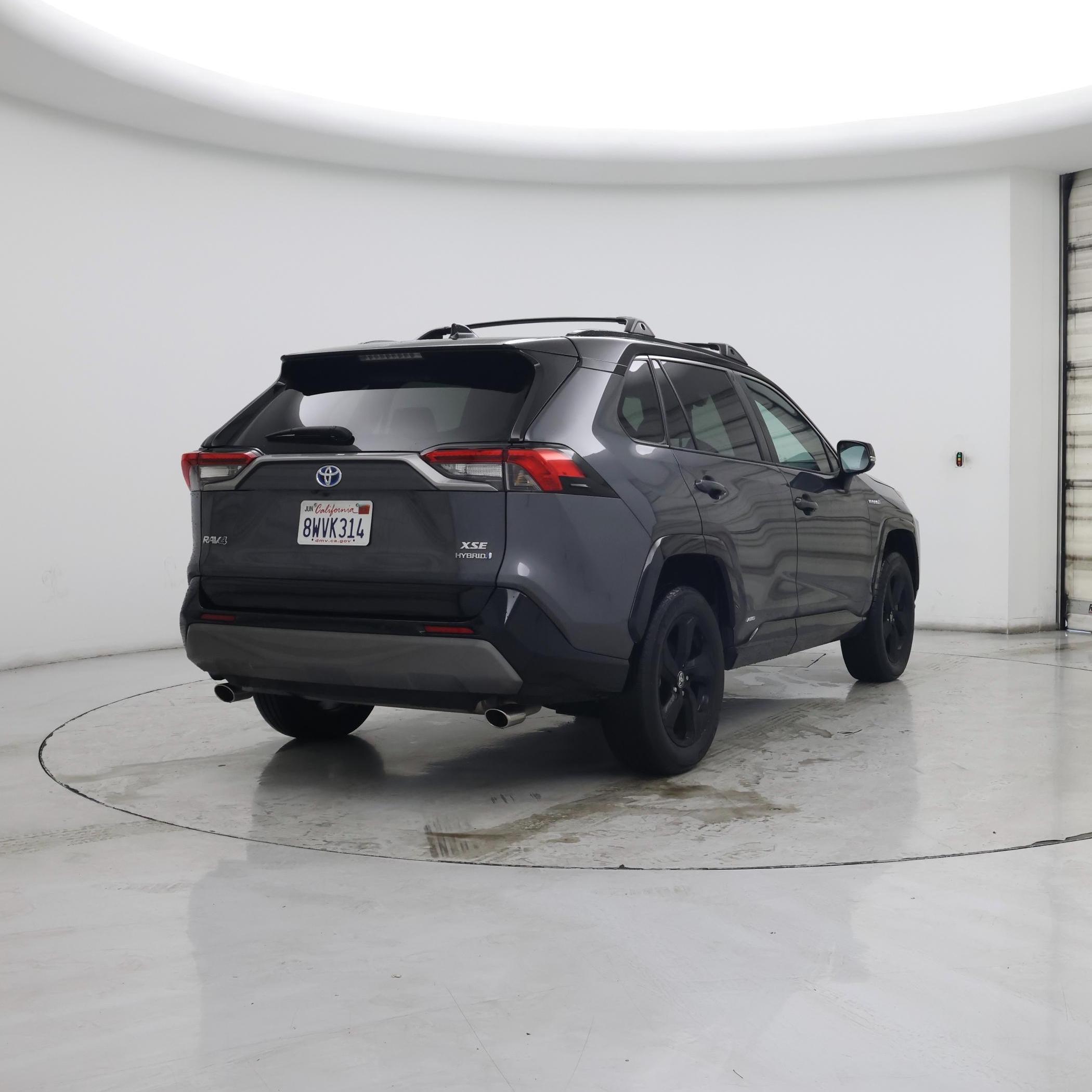 Thumbnail: 2021 Toyota RAV4 - 8