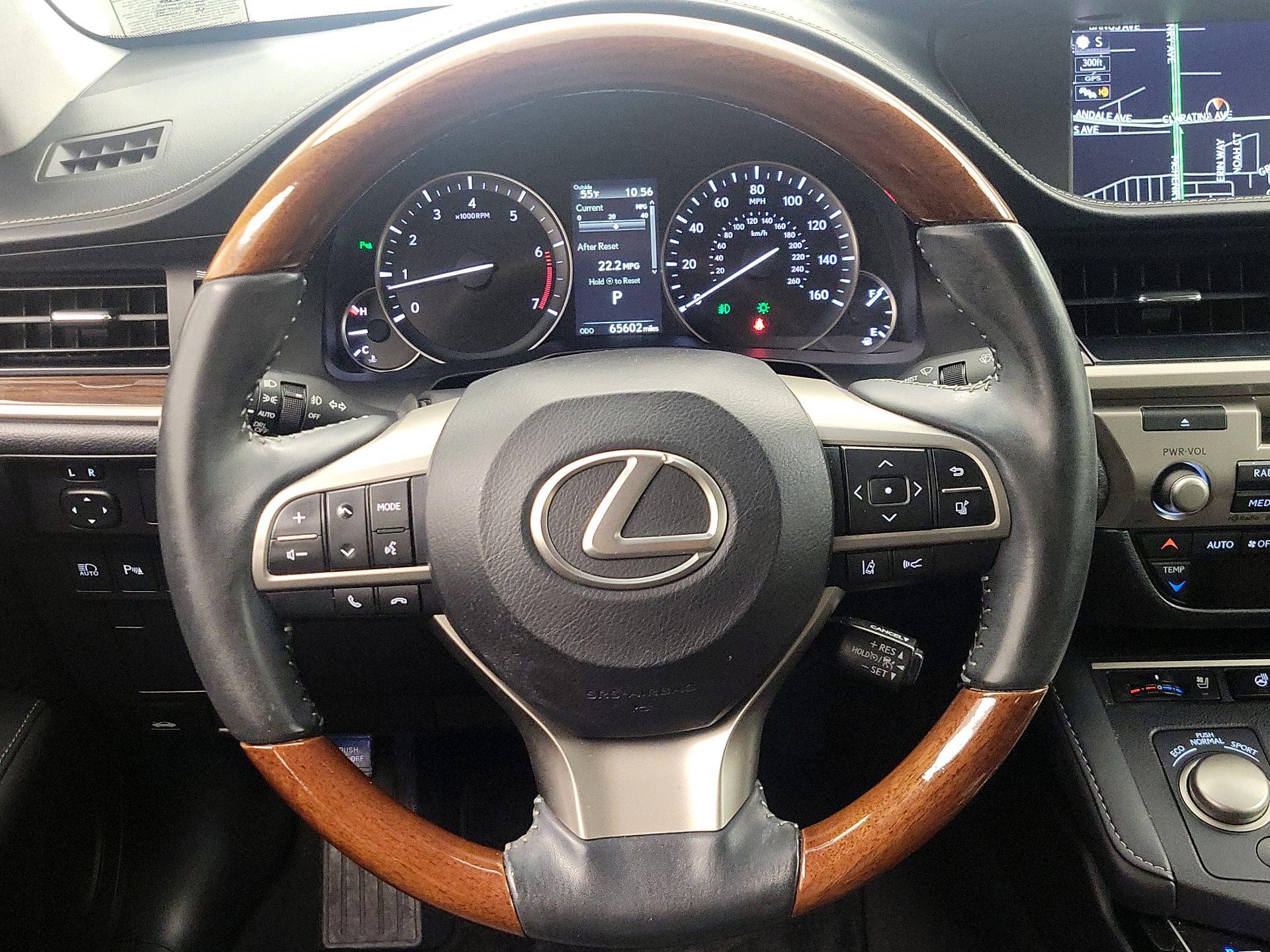 Thumbnail: 2017 Lexus ES - 10