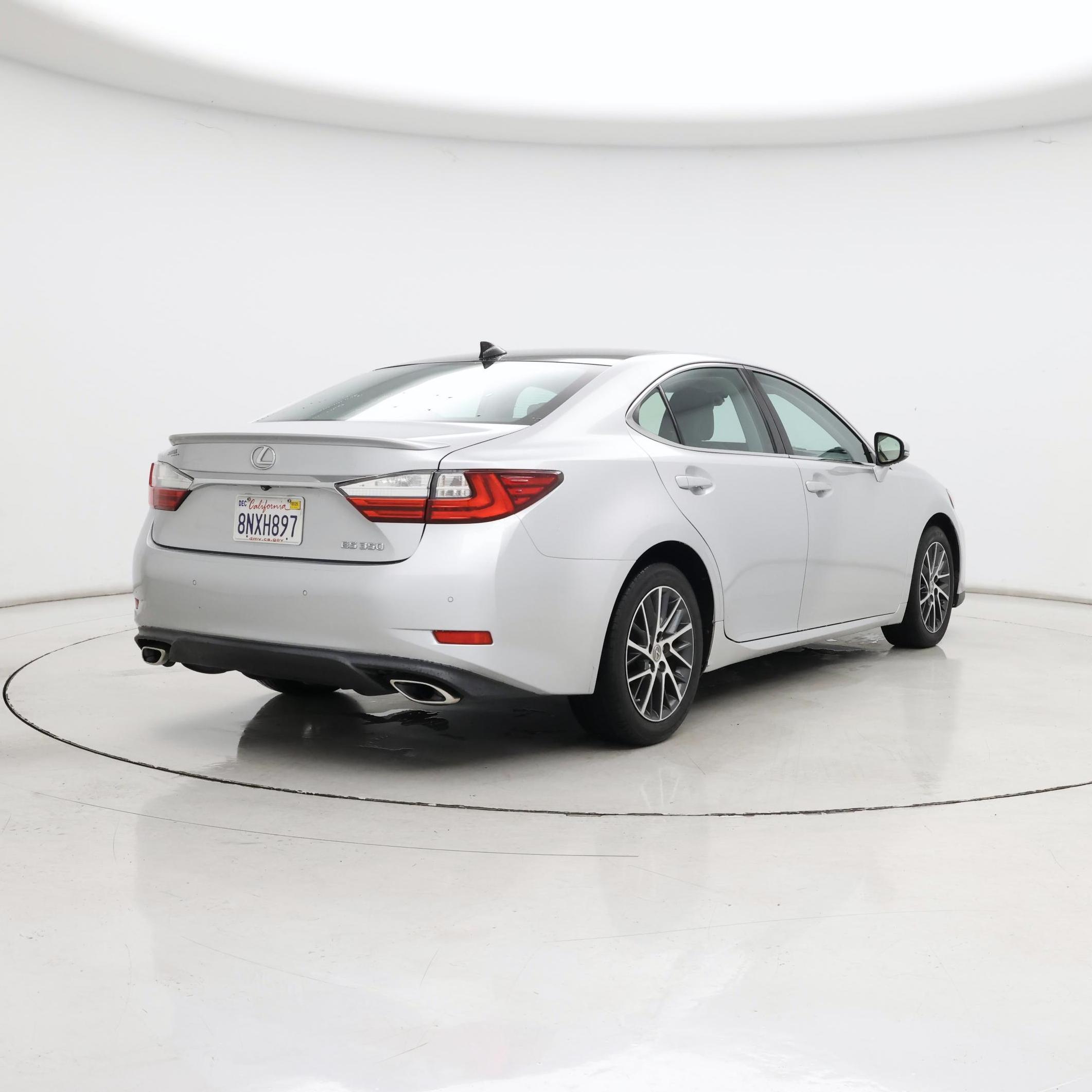 Thumbnail: 2017 Lexus ES - 8