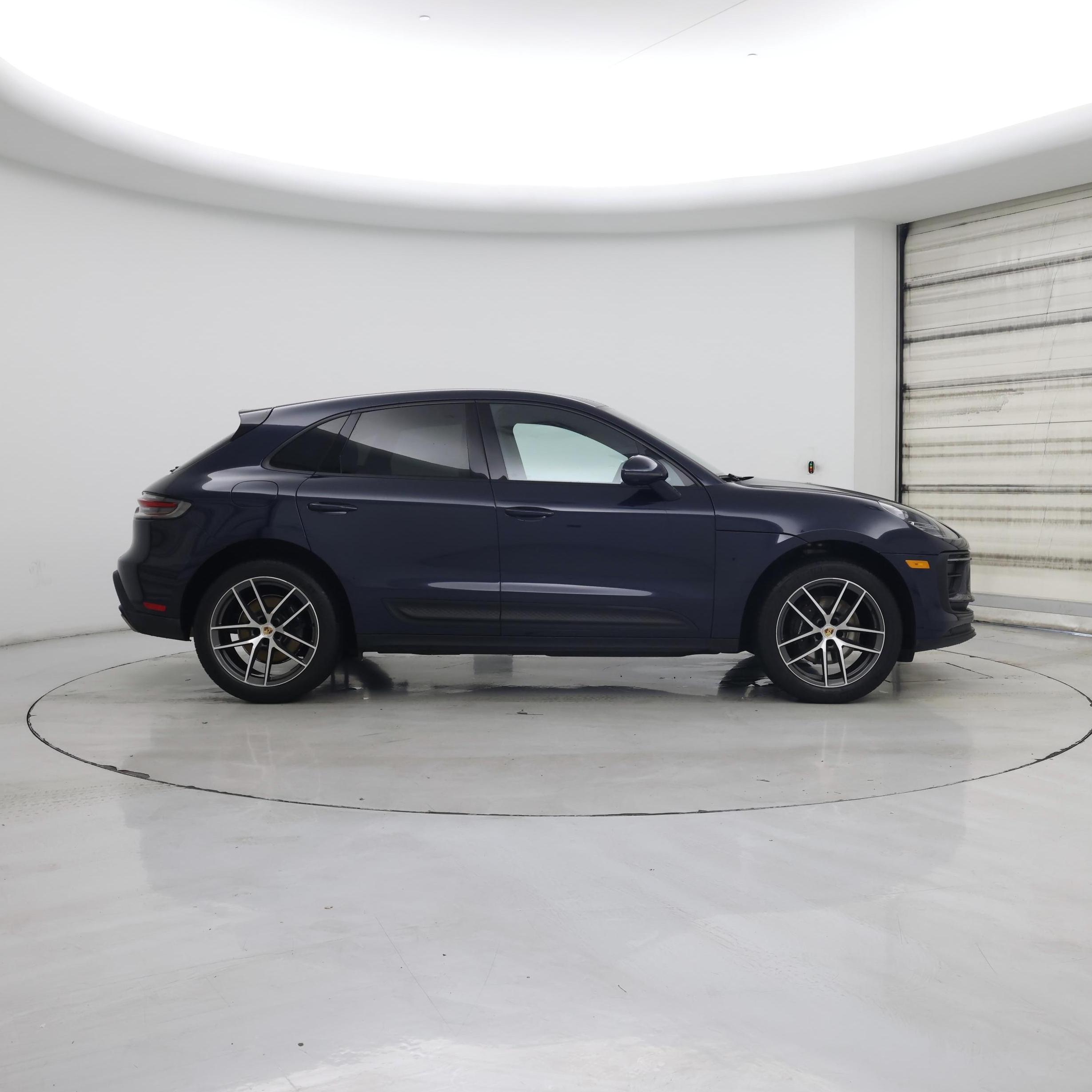 Thumbnail: 2023 Porsche Macan - 7
