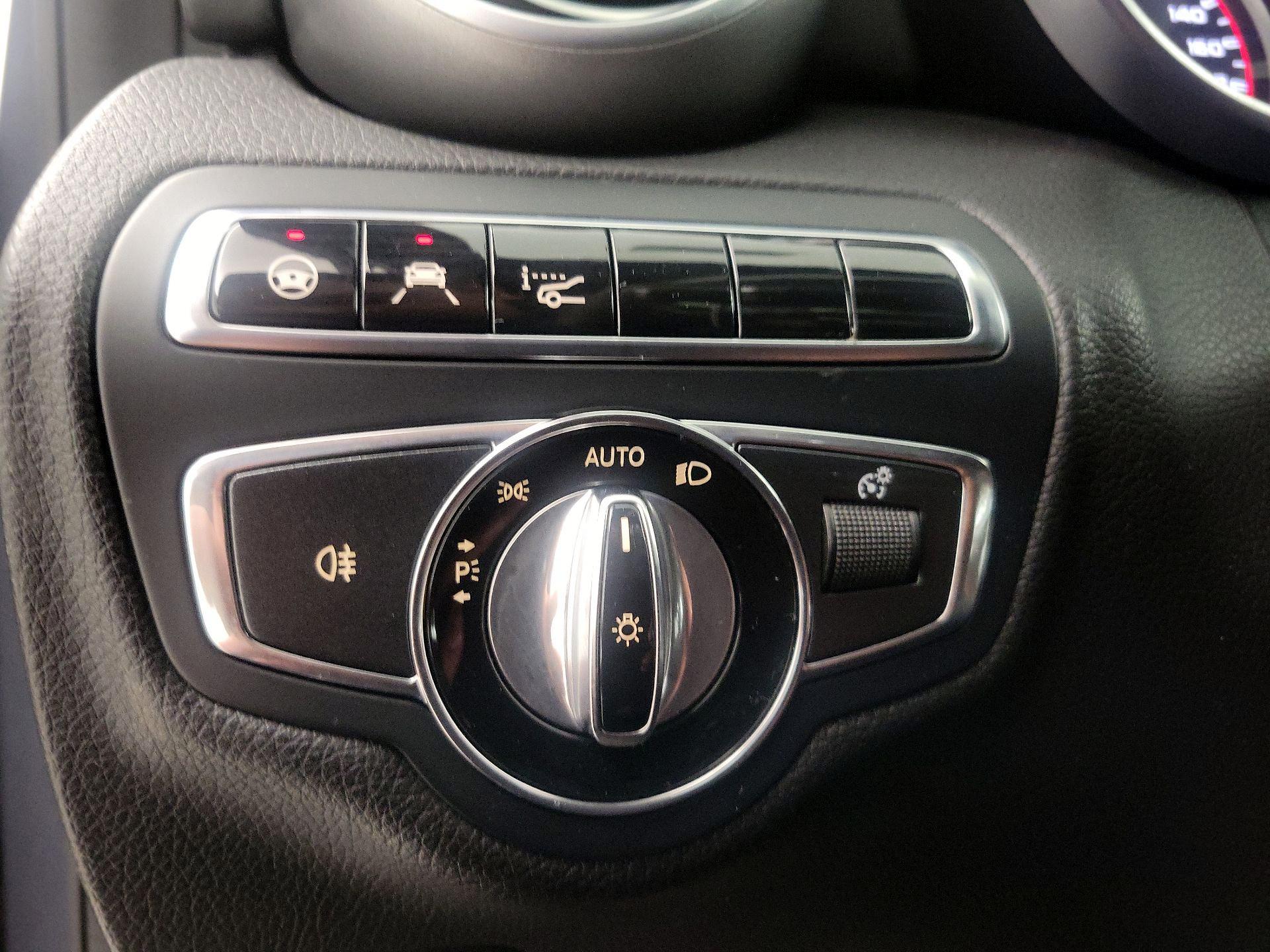 Thumbnail: 2016 Mercedes-Benz C-Class - 13