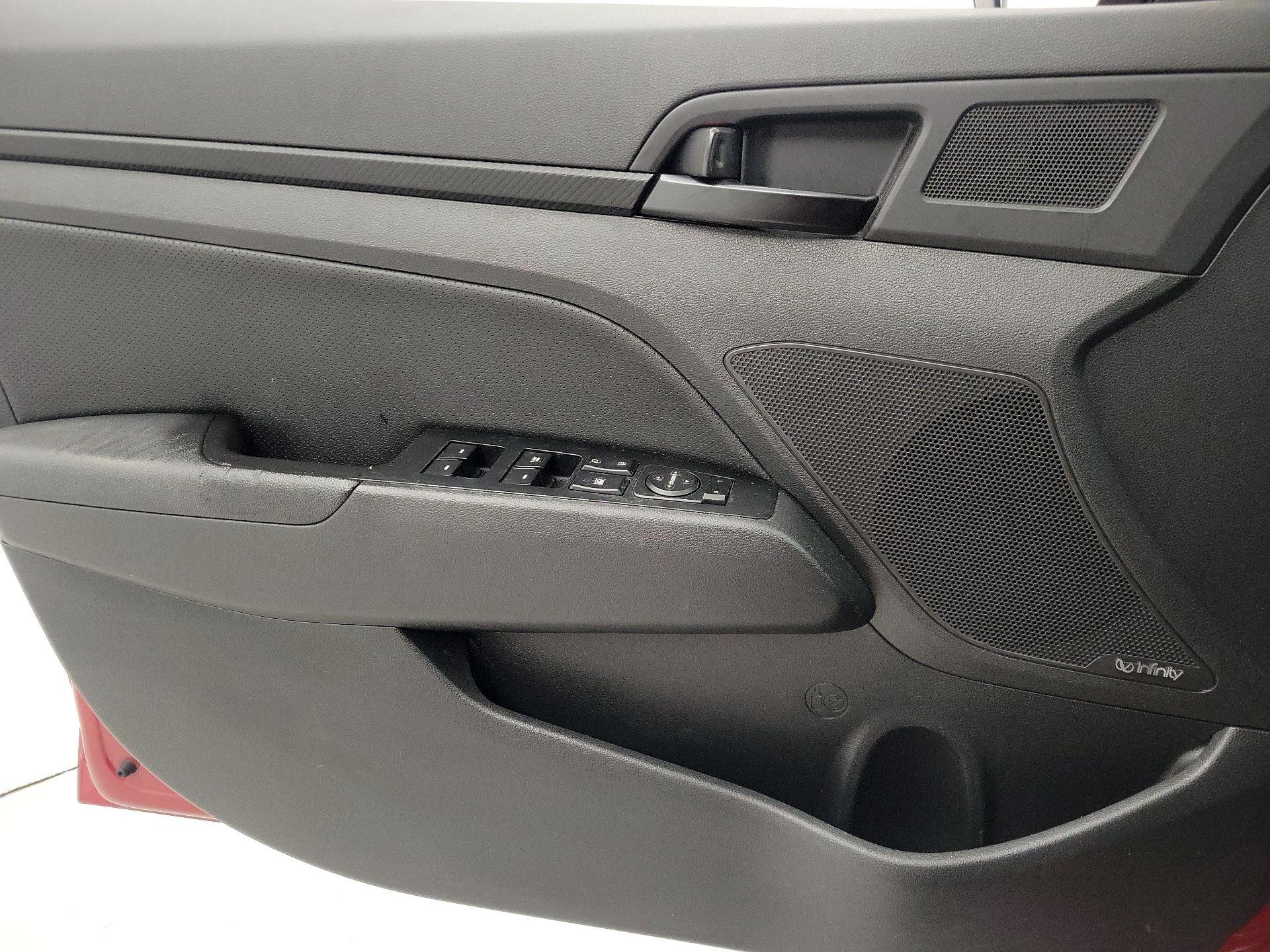 Thumbnail: 2018 Hyundai Elantra - 12