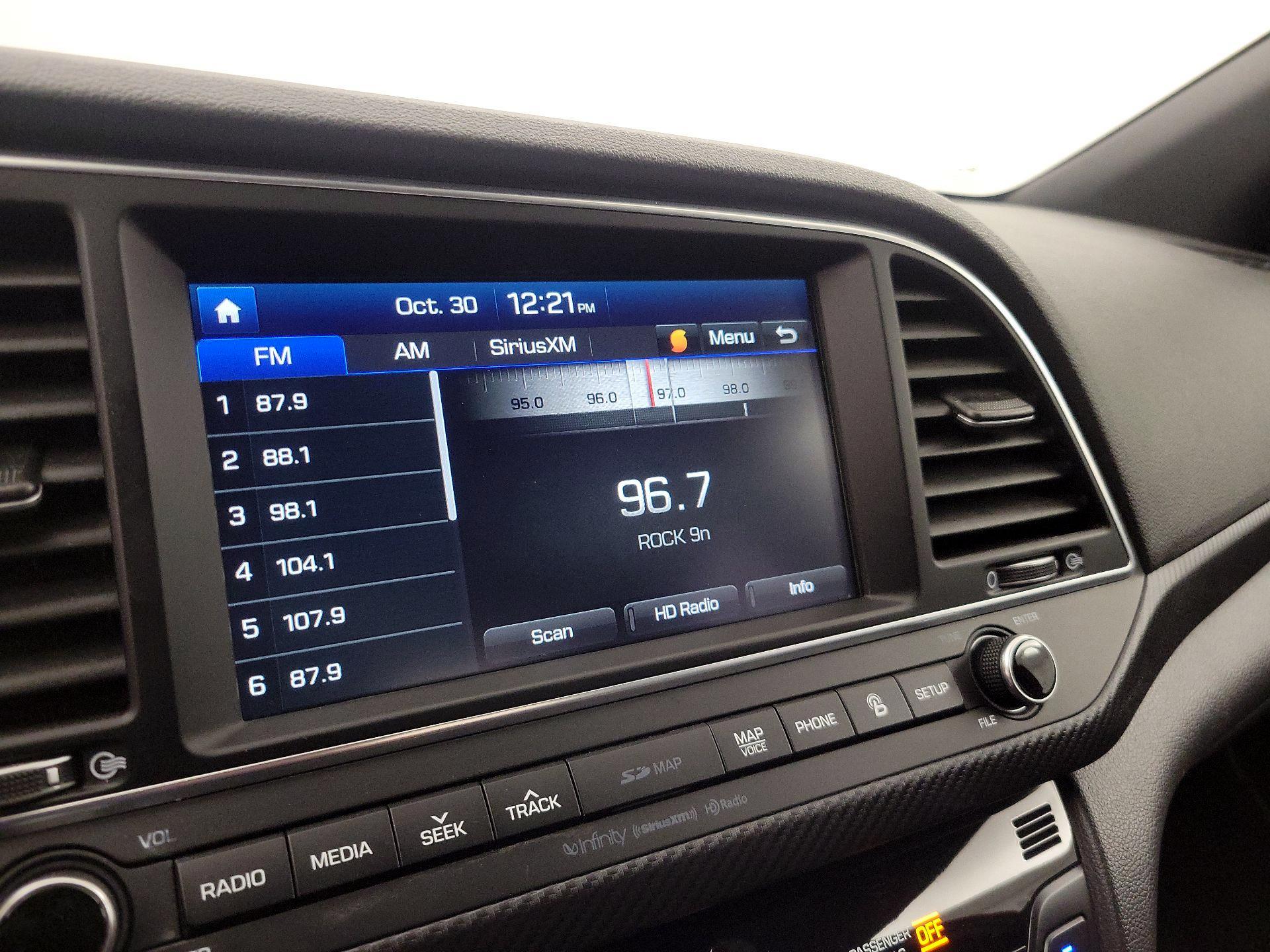 Thumbnail: 2018 Hyundai Elantra - 16