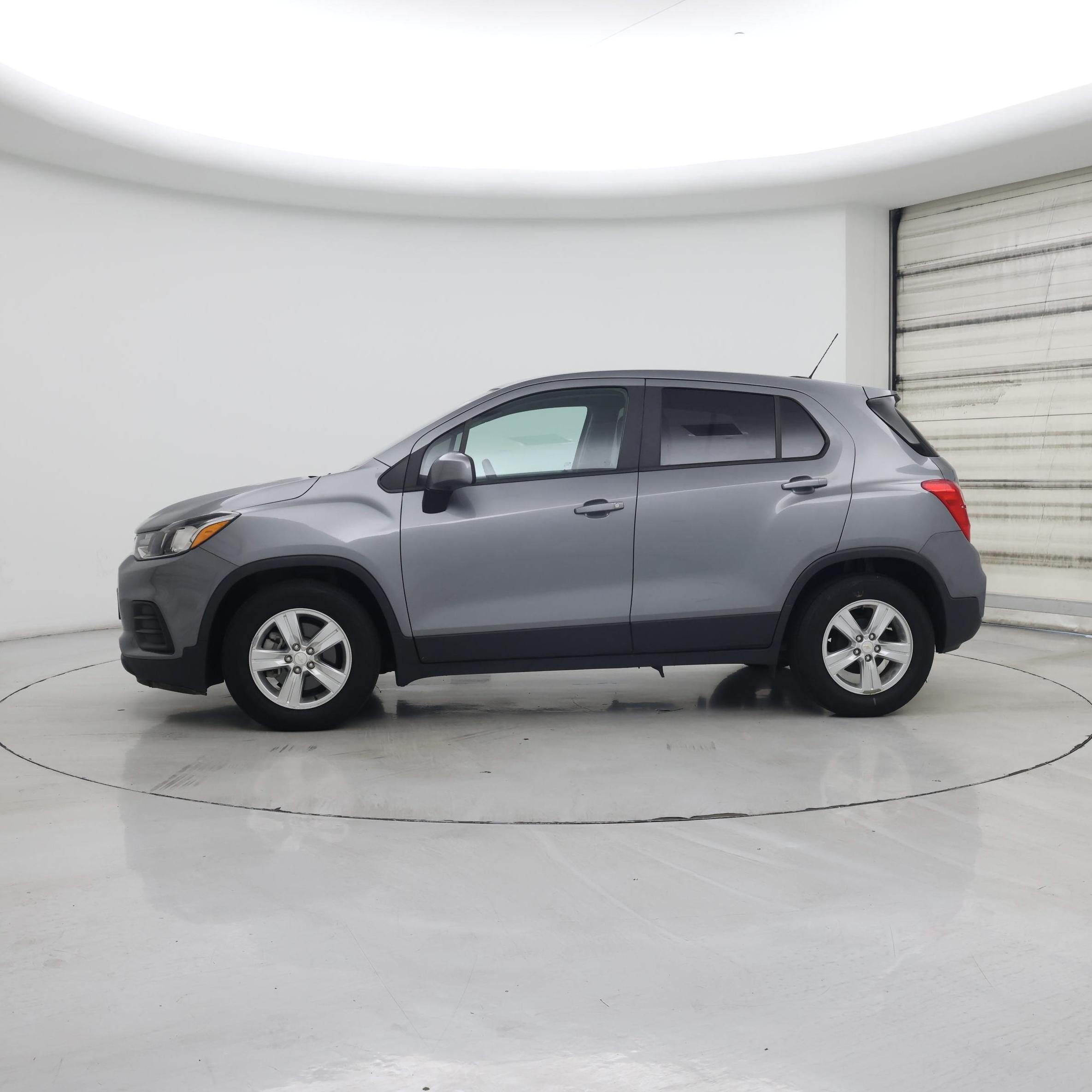 Thumbnail: 2020 Chevrolet Trax - 3