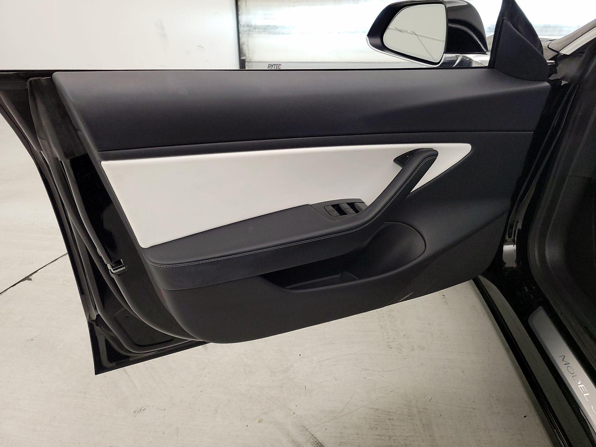 Thumbnail: 2020 Tesla Model 3 - 12