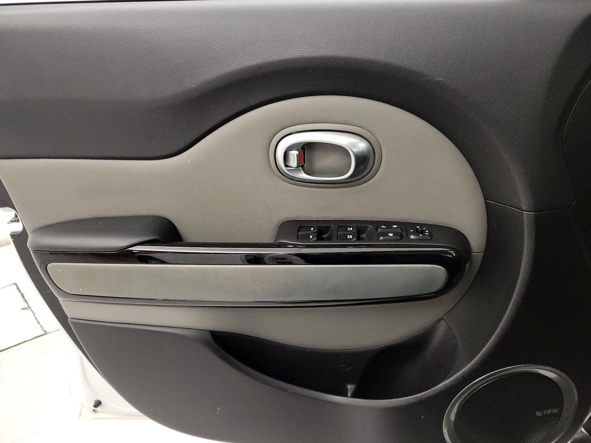 Thumbnail: 2016 Kia Soul - 12