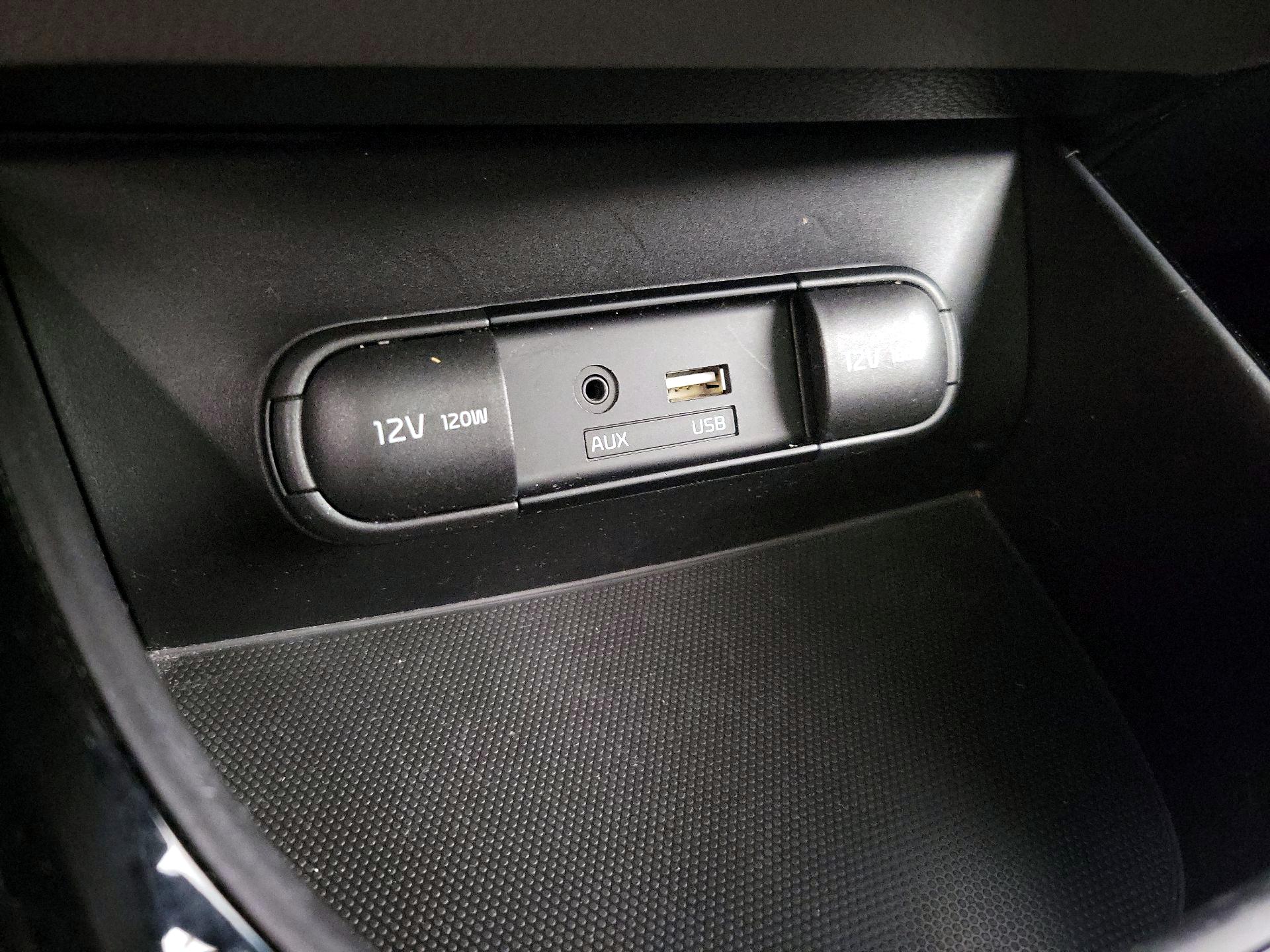 Thumbnail: 2016 Kia Soul - 18