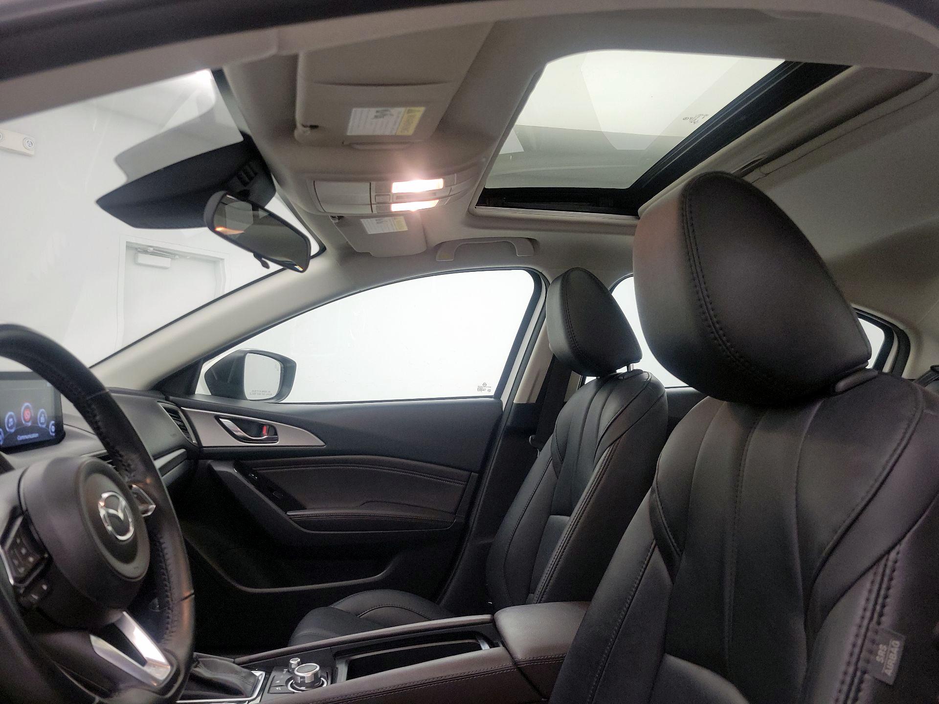 Thumbnail: 2018 Mazda Mazda3 - 19