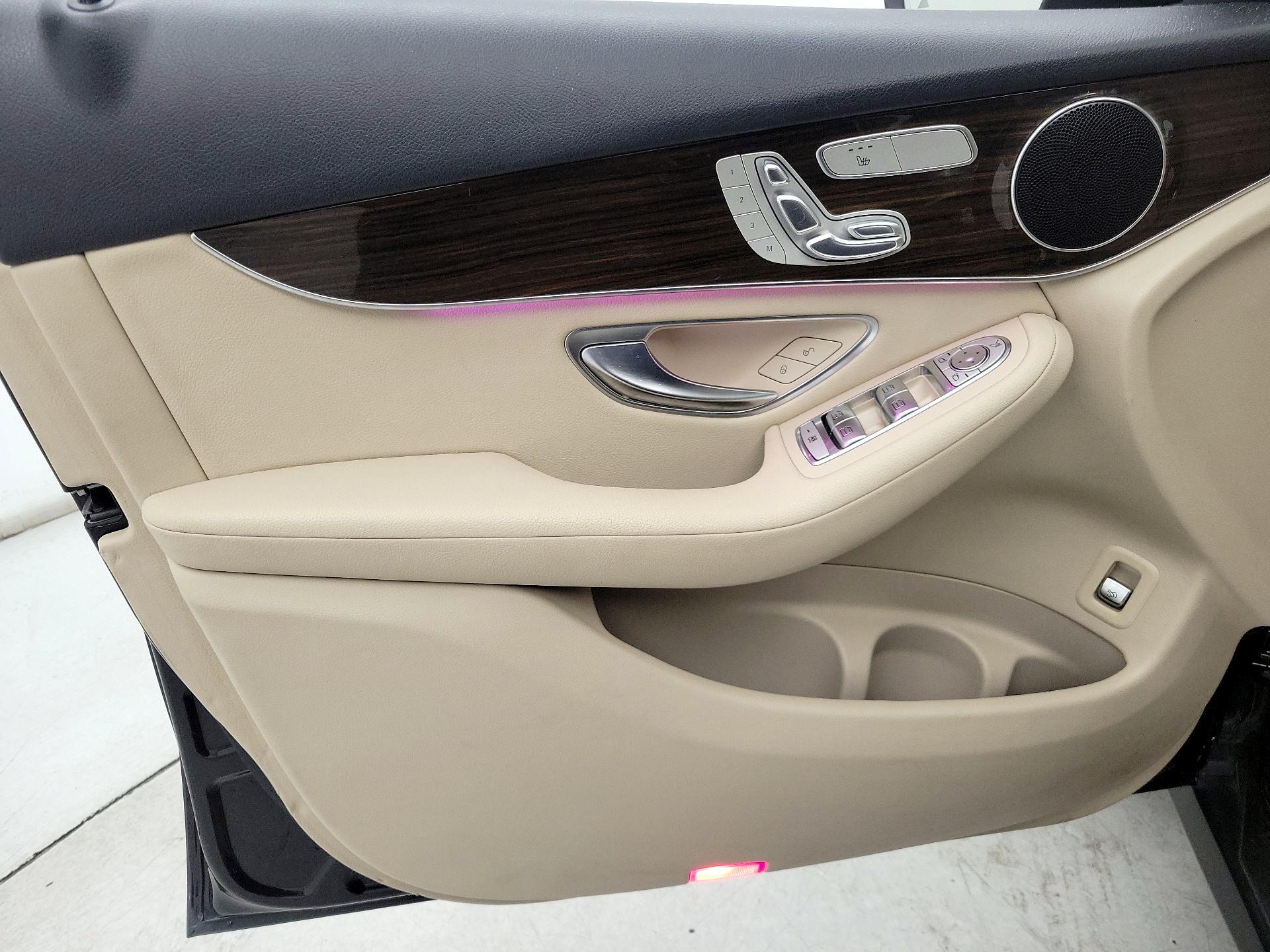 Thumbnail: 2020 Mercedes-Benz GLC - 12