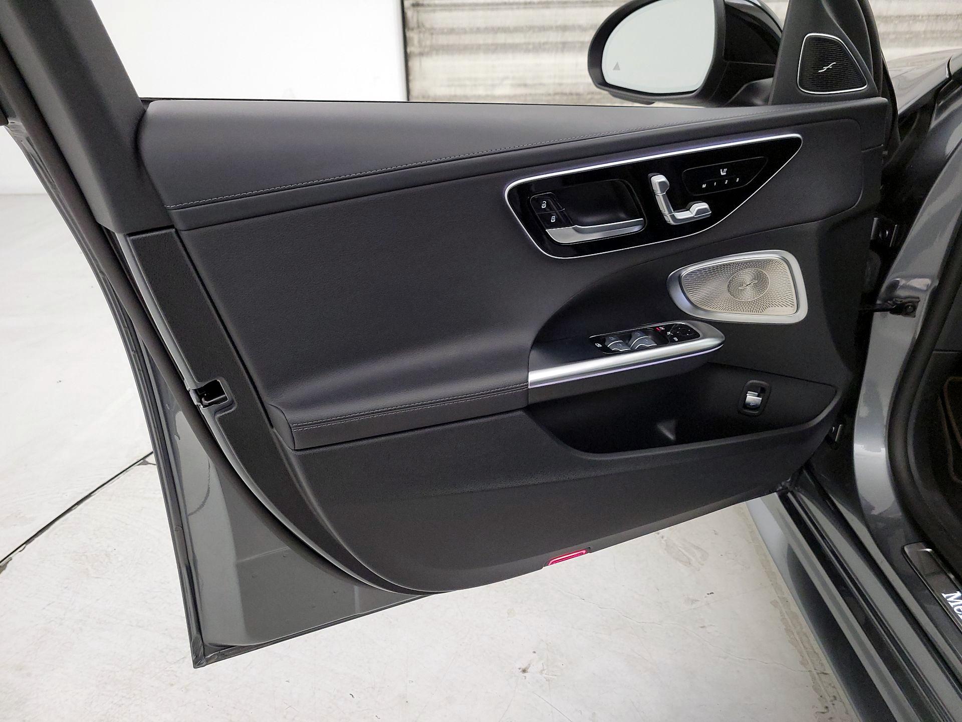 Thumbnail: 2023 Mercedes-Benz C-Class - 12