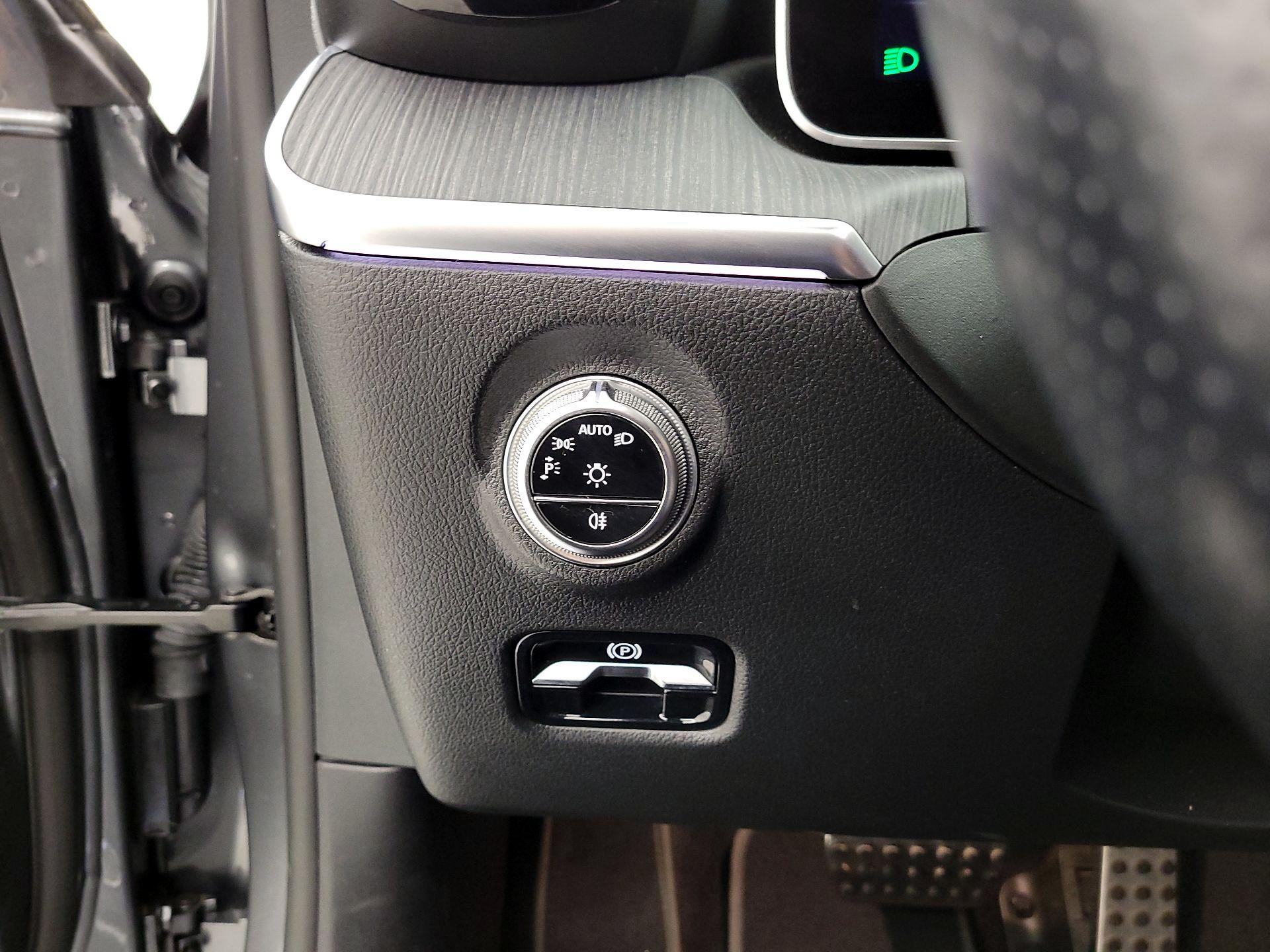 Thumbnail: 2023 Mercedes-Benz C-Class - 13