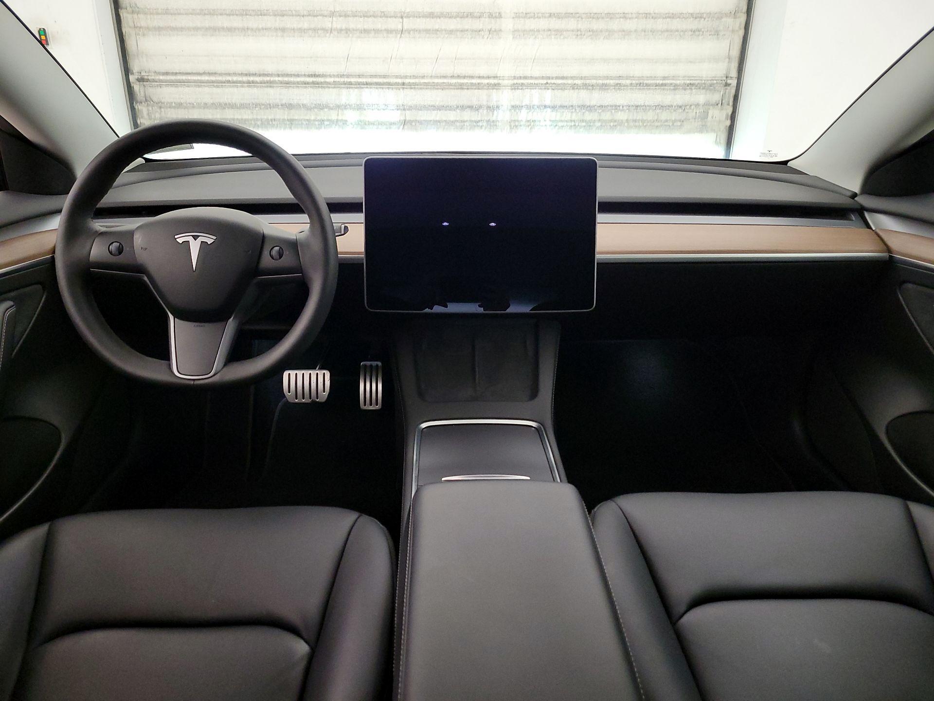 Thumbnail: 2022 Tesla Model 3 - 9