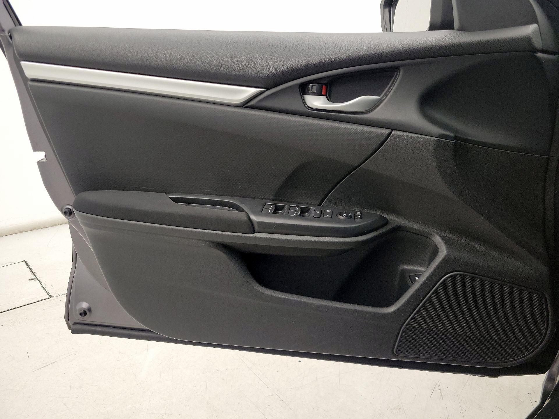 Thumbnail: 2016 Honda Civic - 12