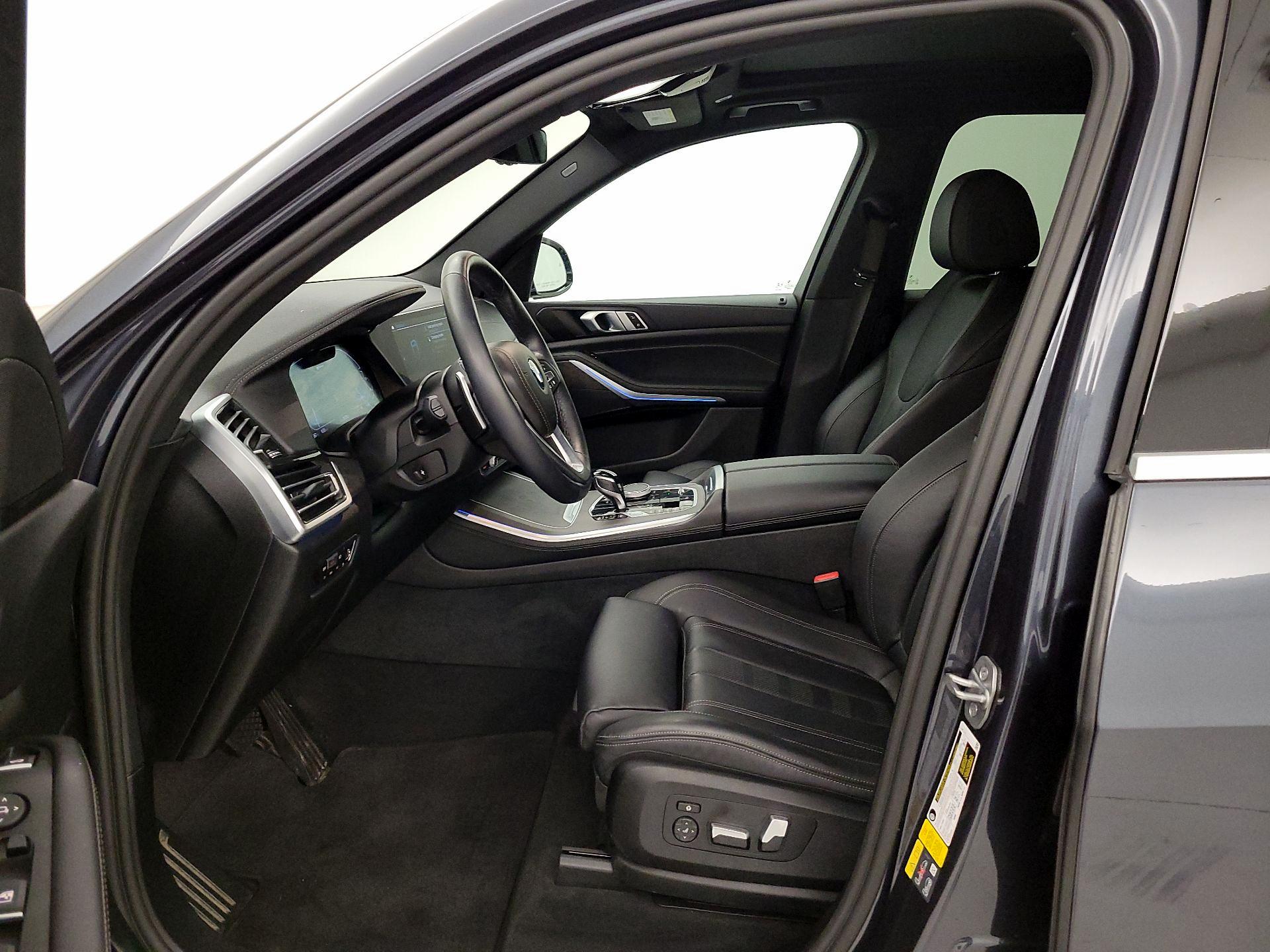 Thumbnail: 2022 BMW X5 - 11