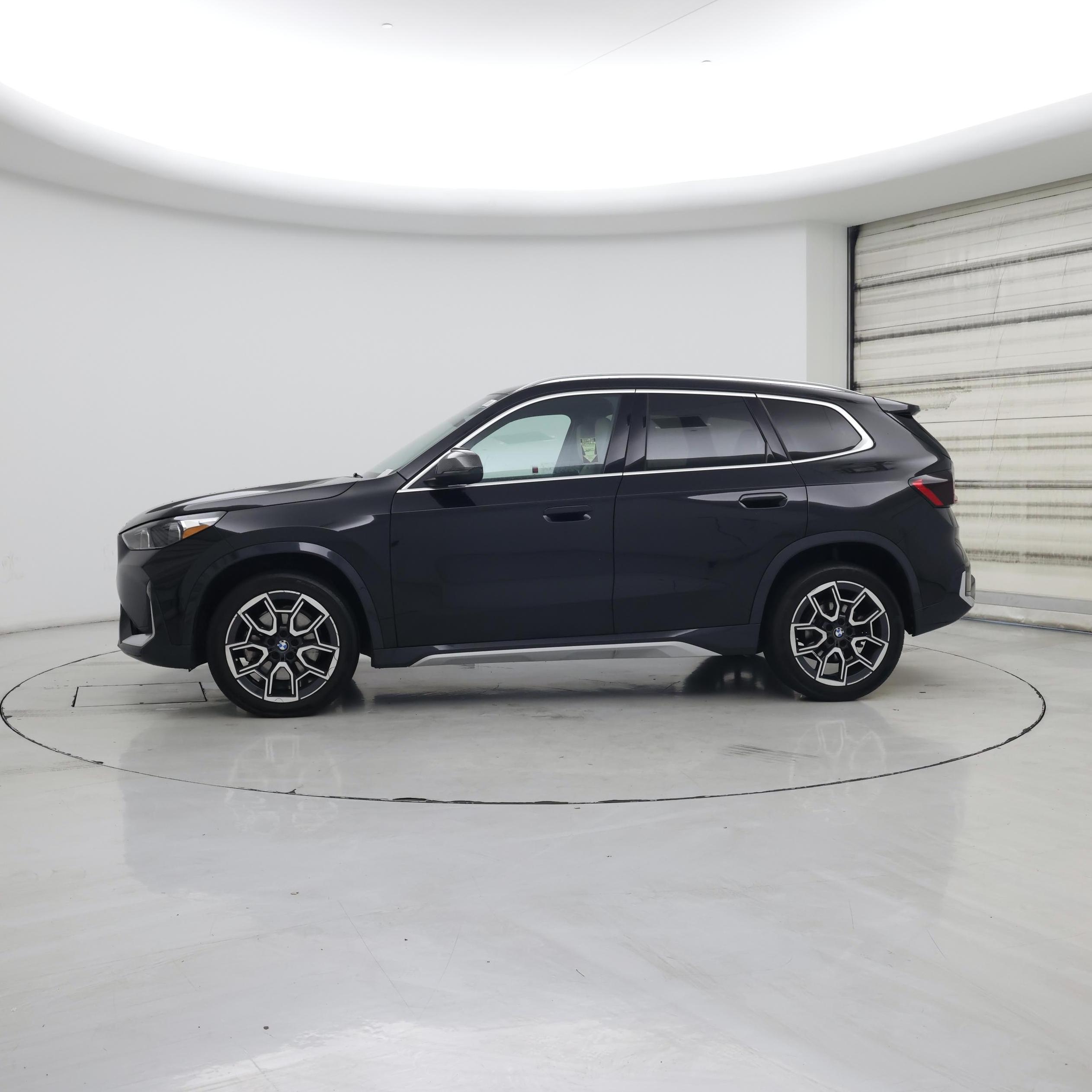 Thumbnail: 2023 BMW X1 - 3