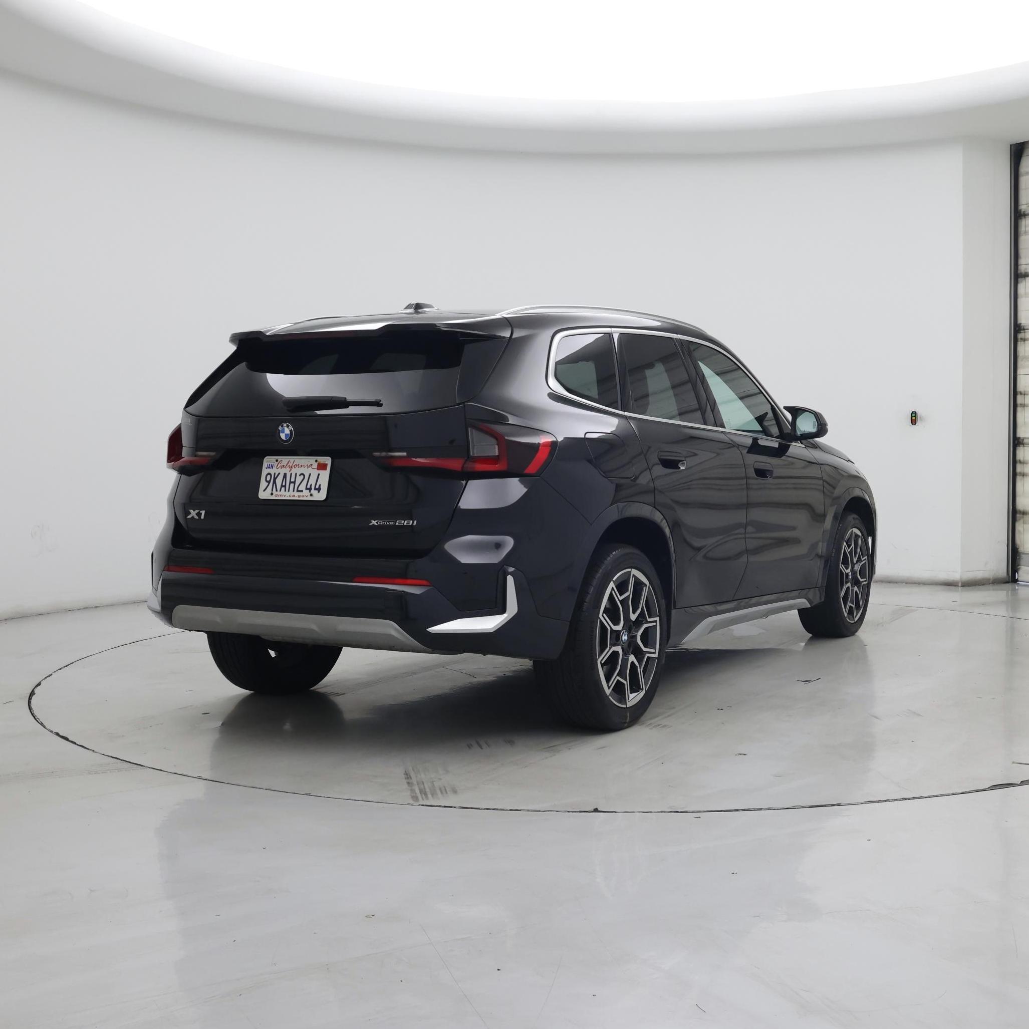 Thumbnail: 2023 BMW X1 - 8