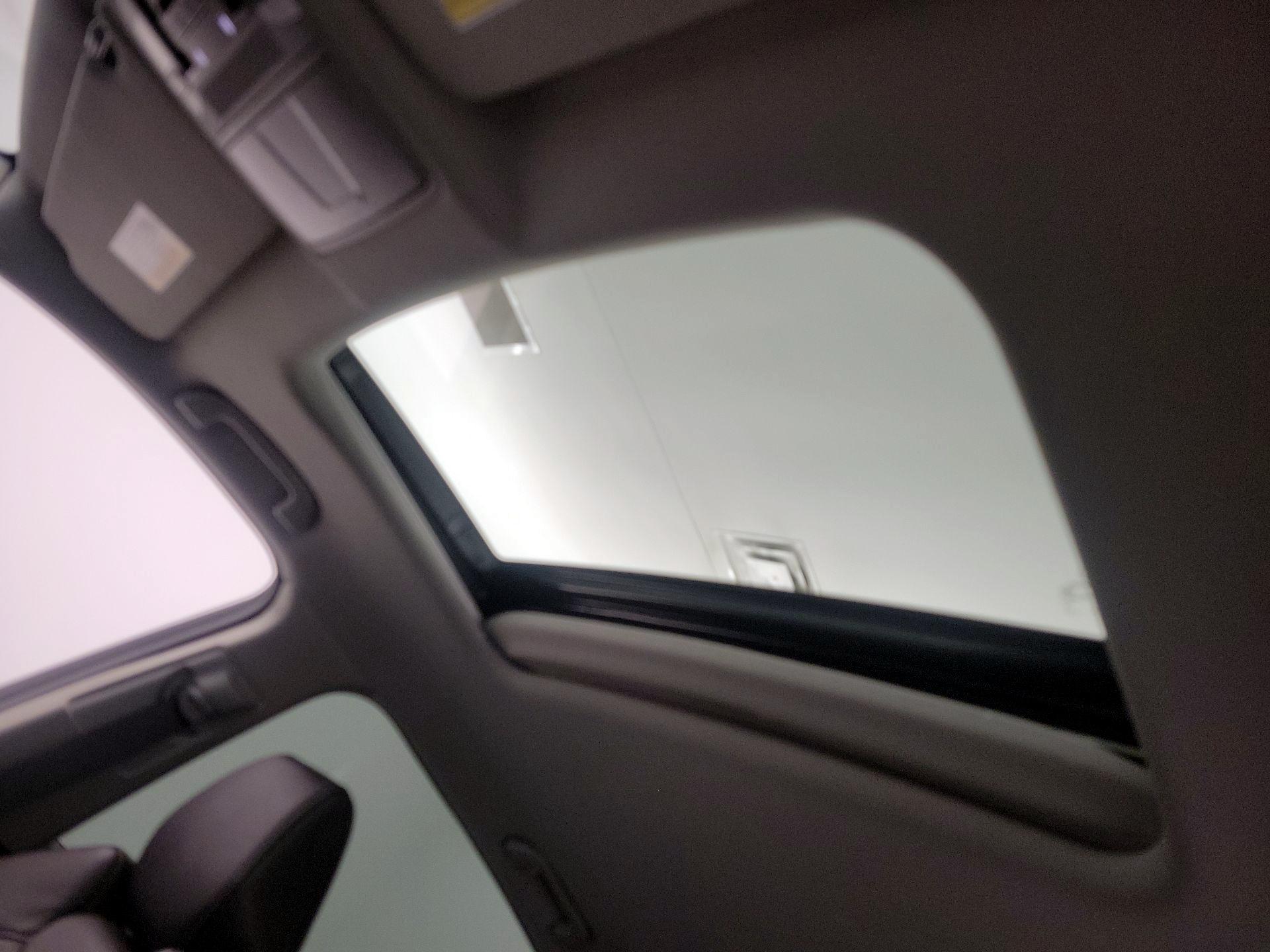 Thumbnail: 2020 Acura MDX - 20