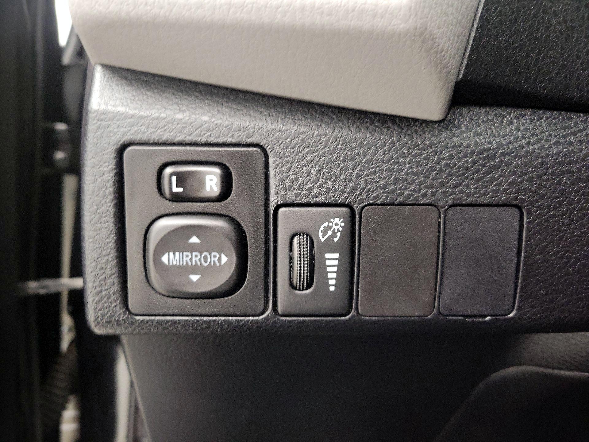 Thumbnail: 2014 Toyota Corolla - 13