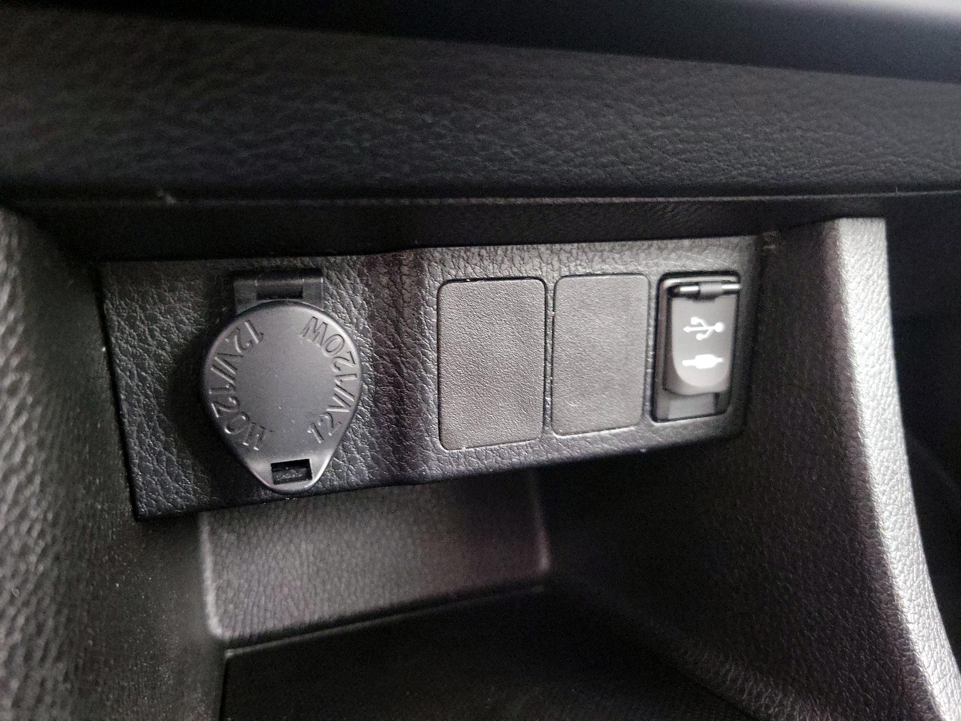 Thumbnail: 2014 Toyota Corolla - 18