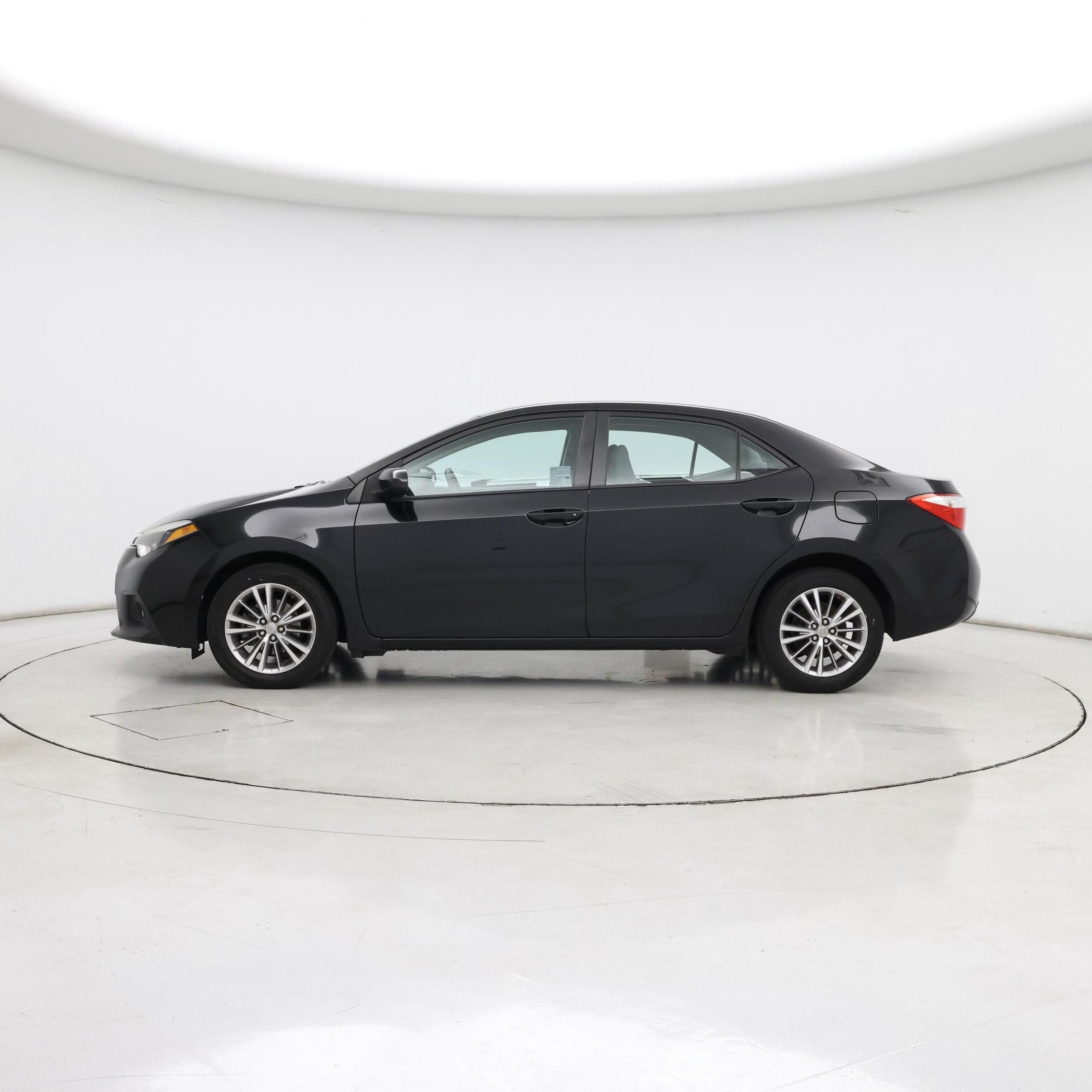 Thumbnail: 2014 Toyota Corolla - 3