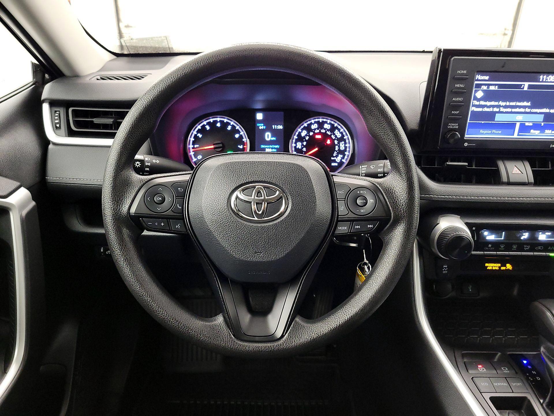 Thumbnail: 2022 Toyota RAV4 - 10
