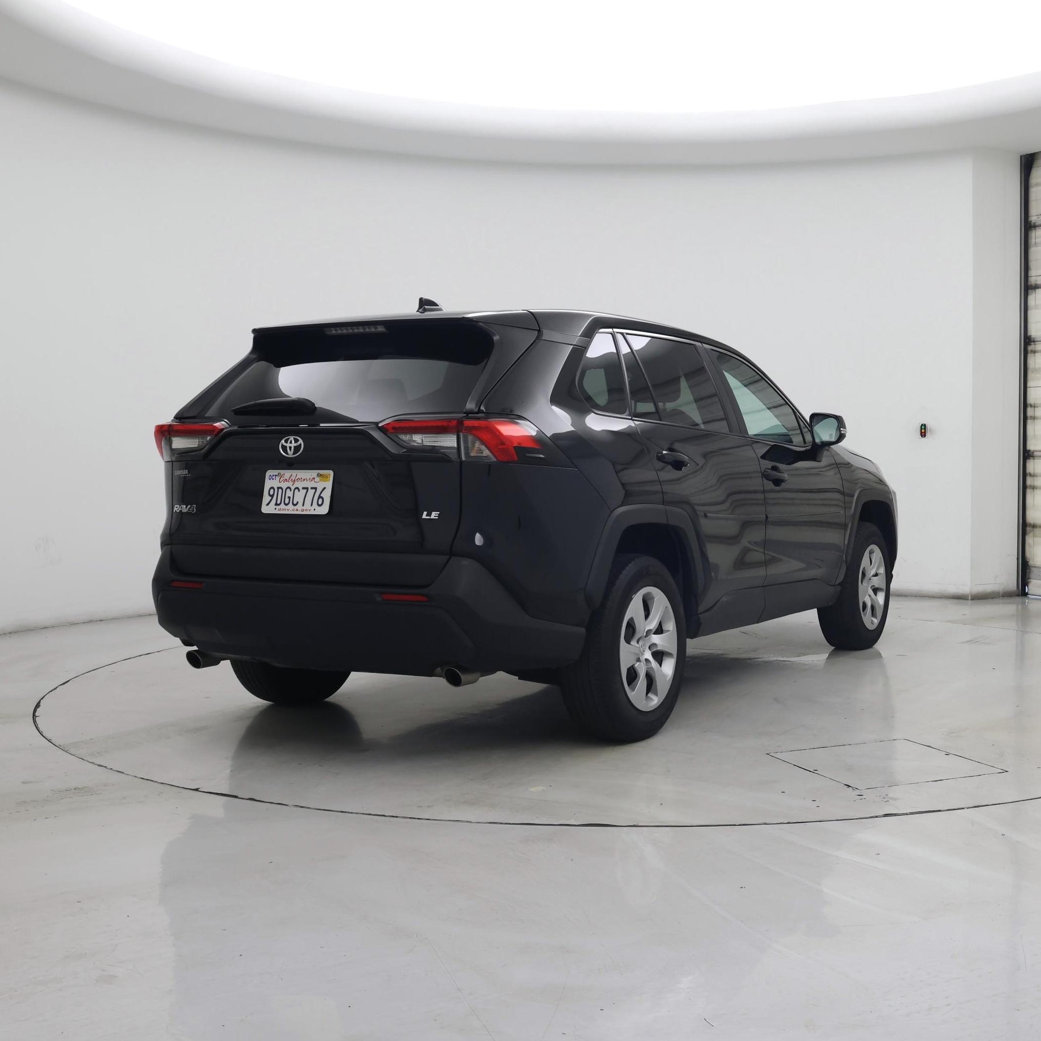 Thumbnail: 2022 Toyota RAV4 - 8