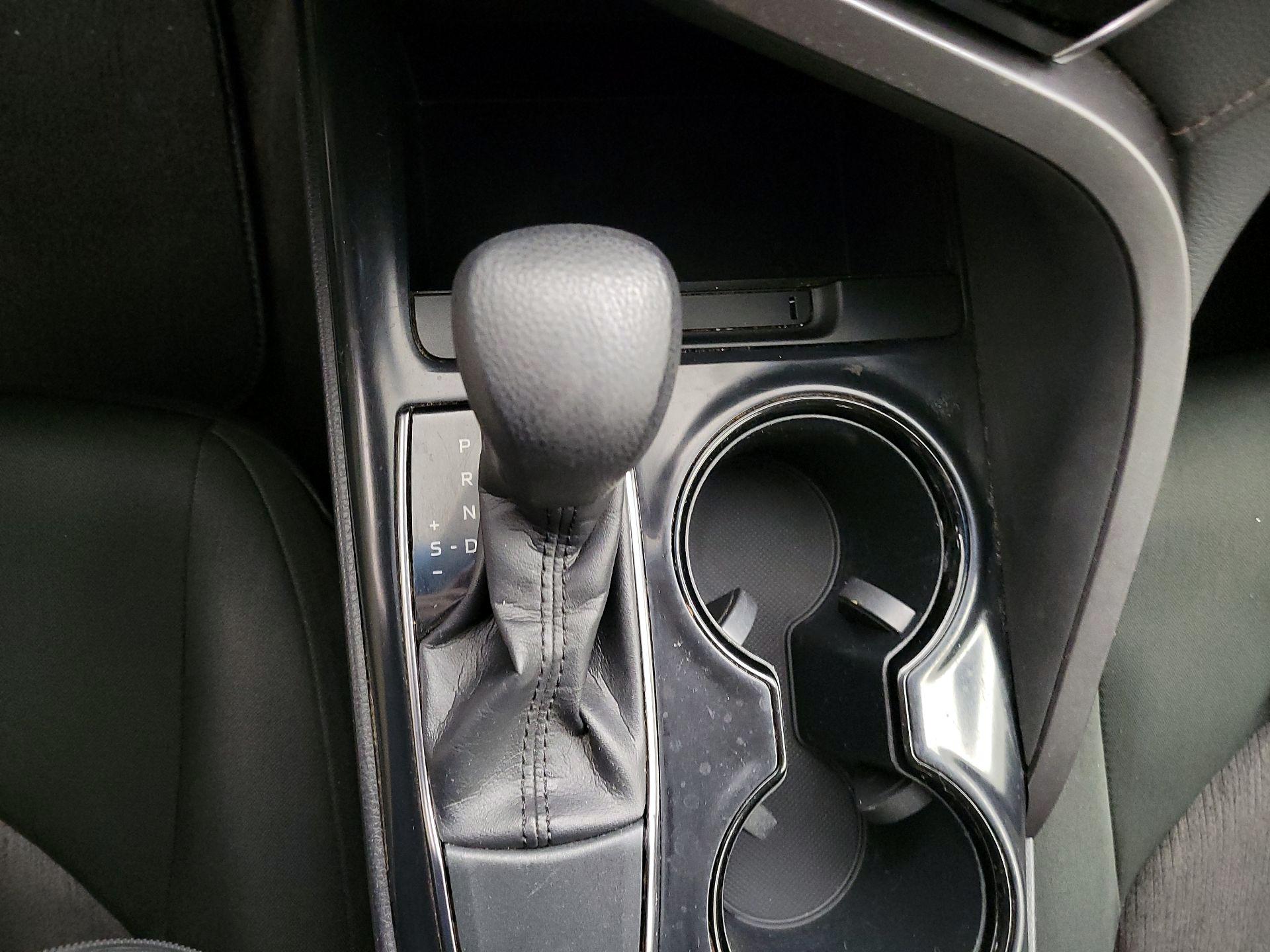 Thumbnail: 2018 Toyota Camry - 17