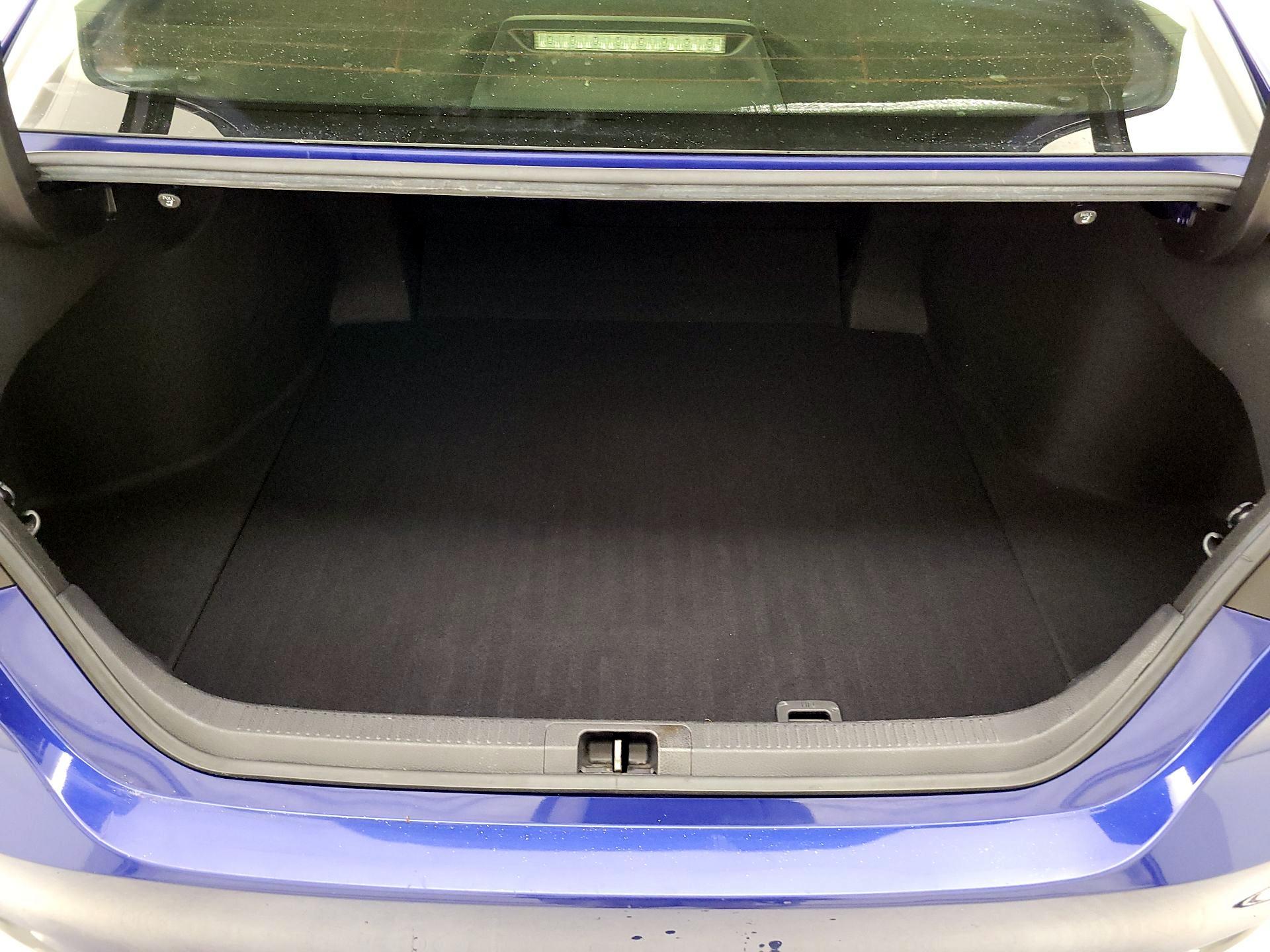 Thumbnail: 2018 Toyota Camry - 20