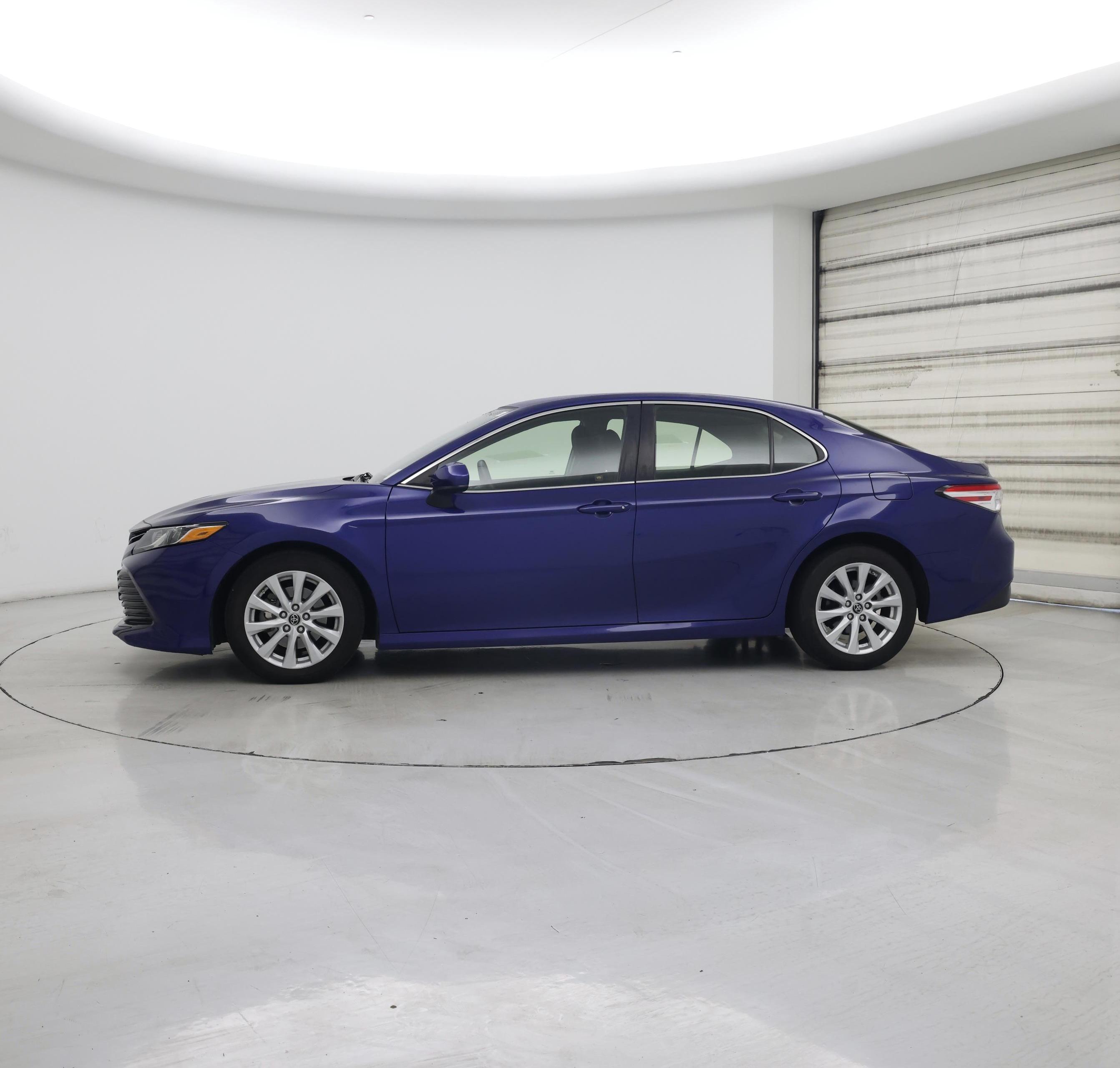 Thumbnail: 2018 Toyota Camry - 3