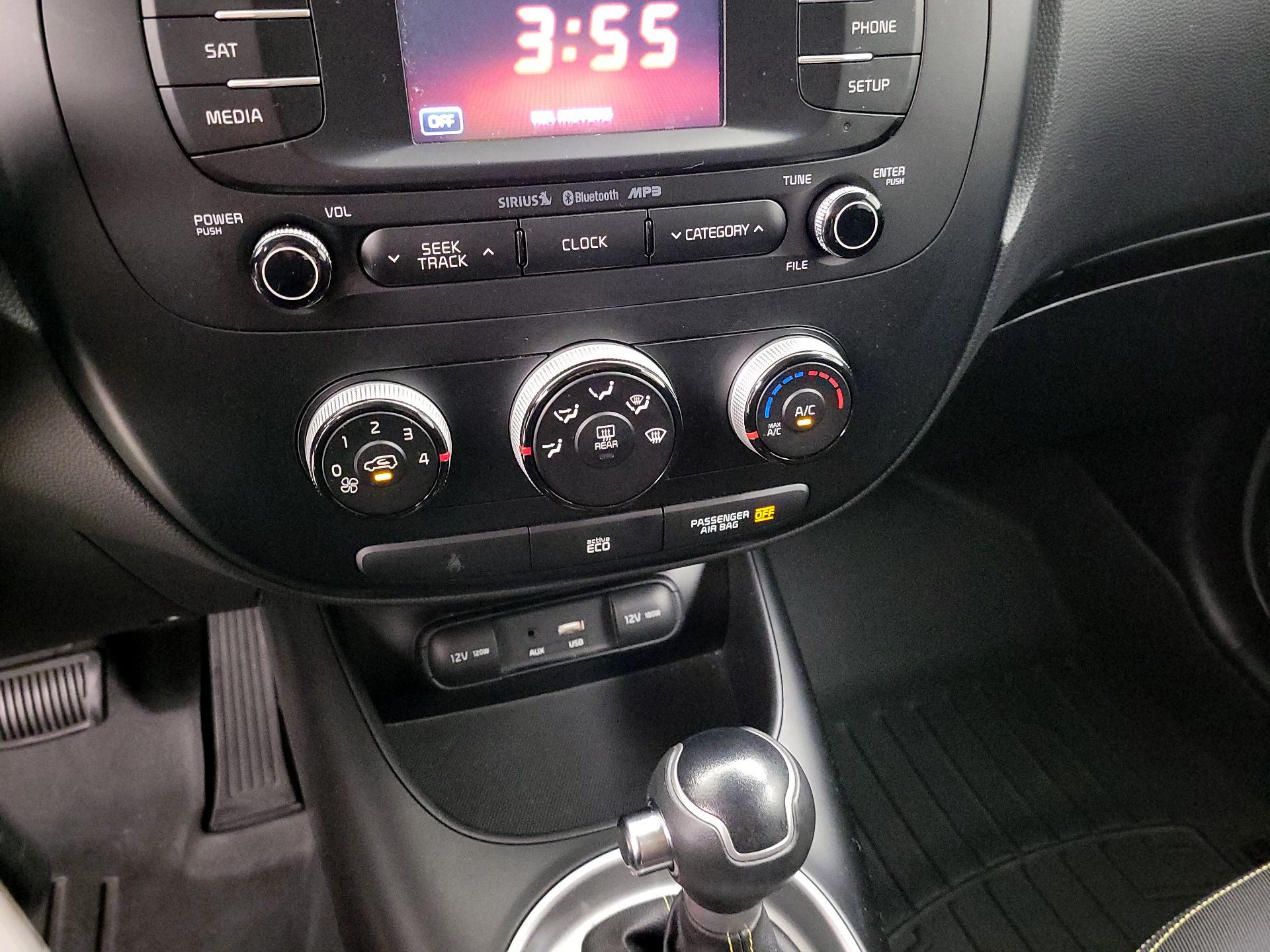 Thumbnail: 2015 Kia Soul - 16