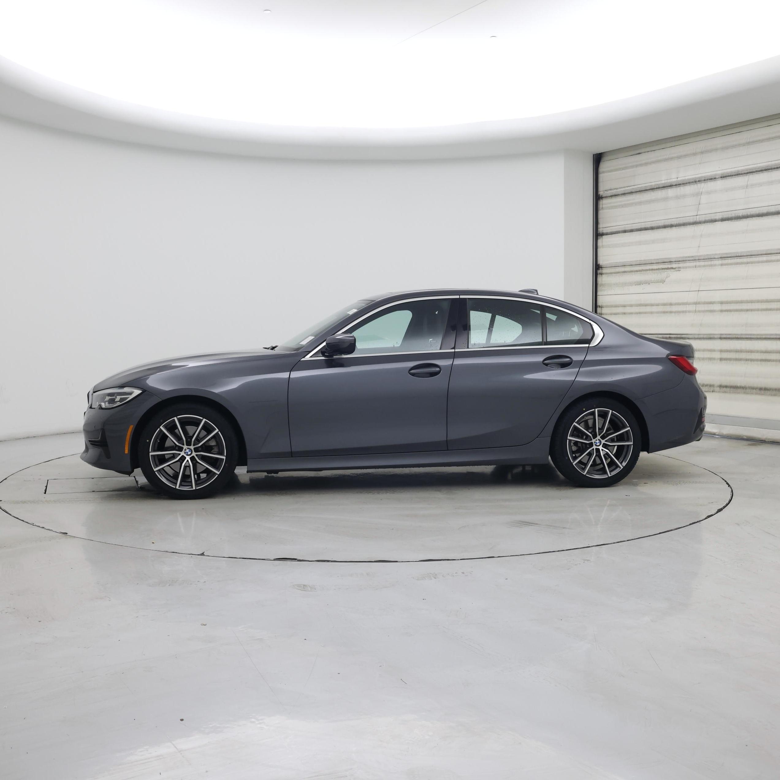 Thumbnail: 2021 BMW 3 Series - 3