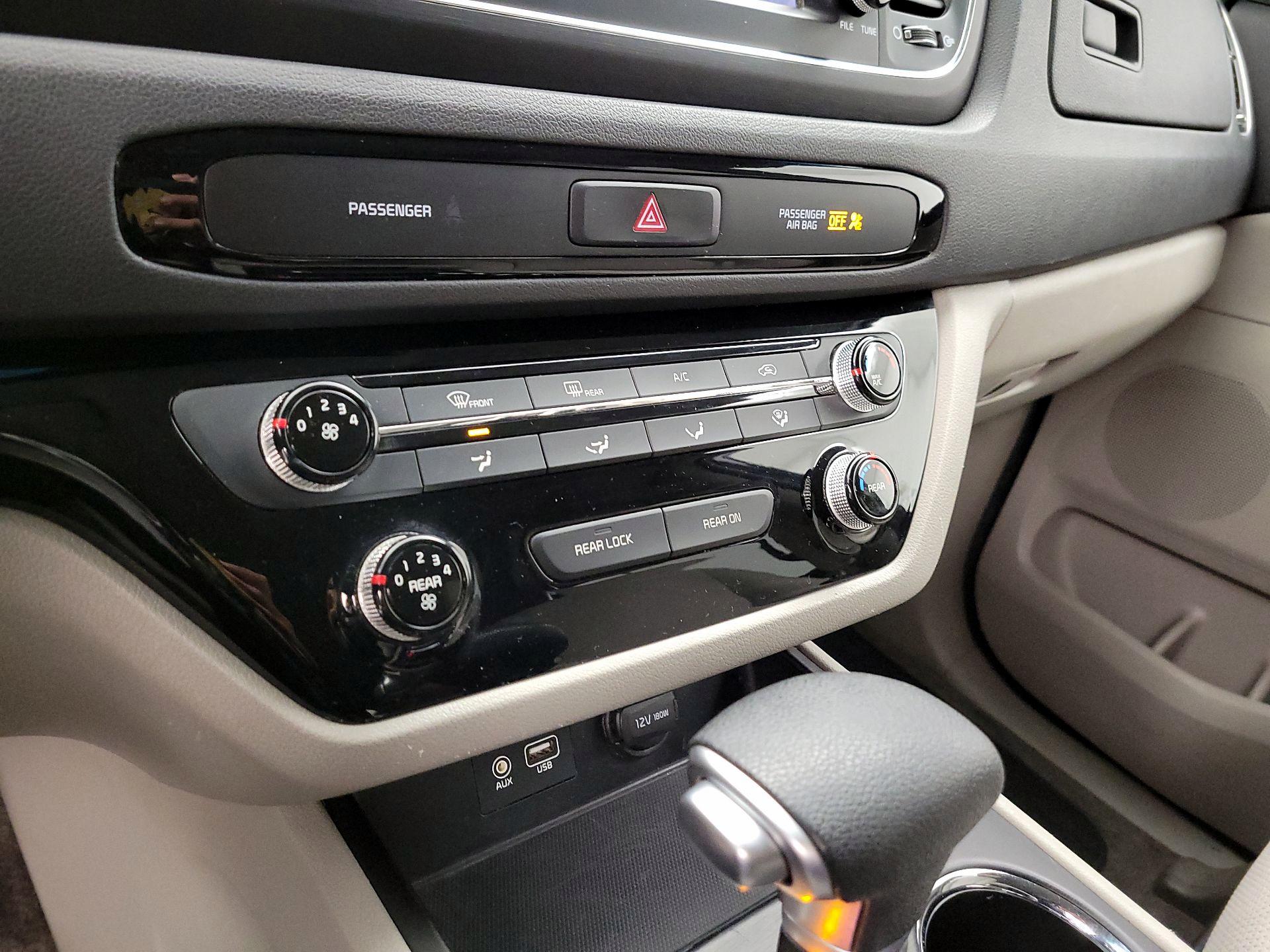 Thumbnail: 2021 Kia Sedona - 16