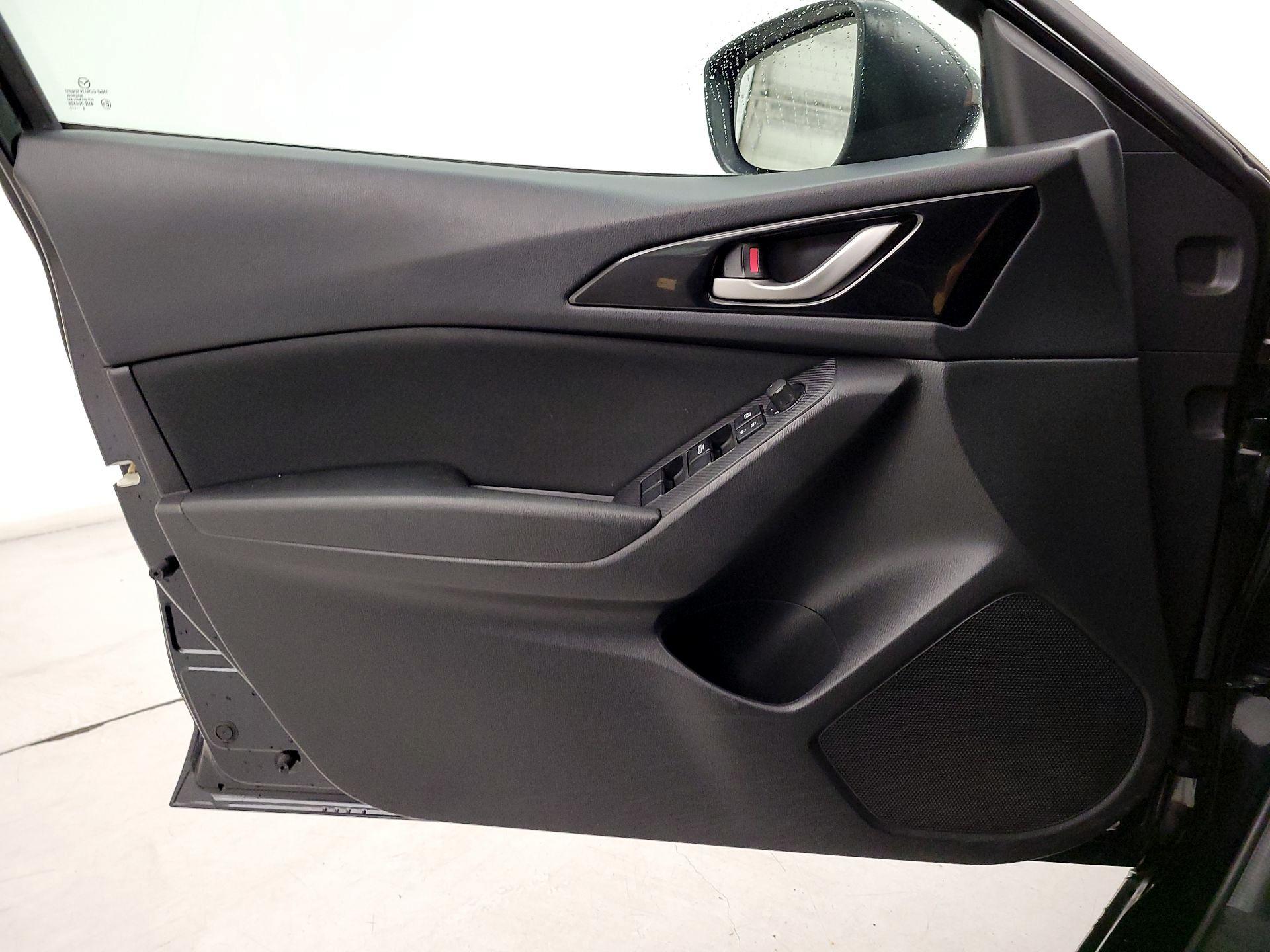 Thumbnail: 2016 Mazda Mazda3 - 12
