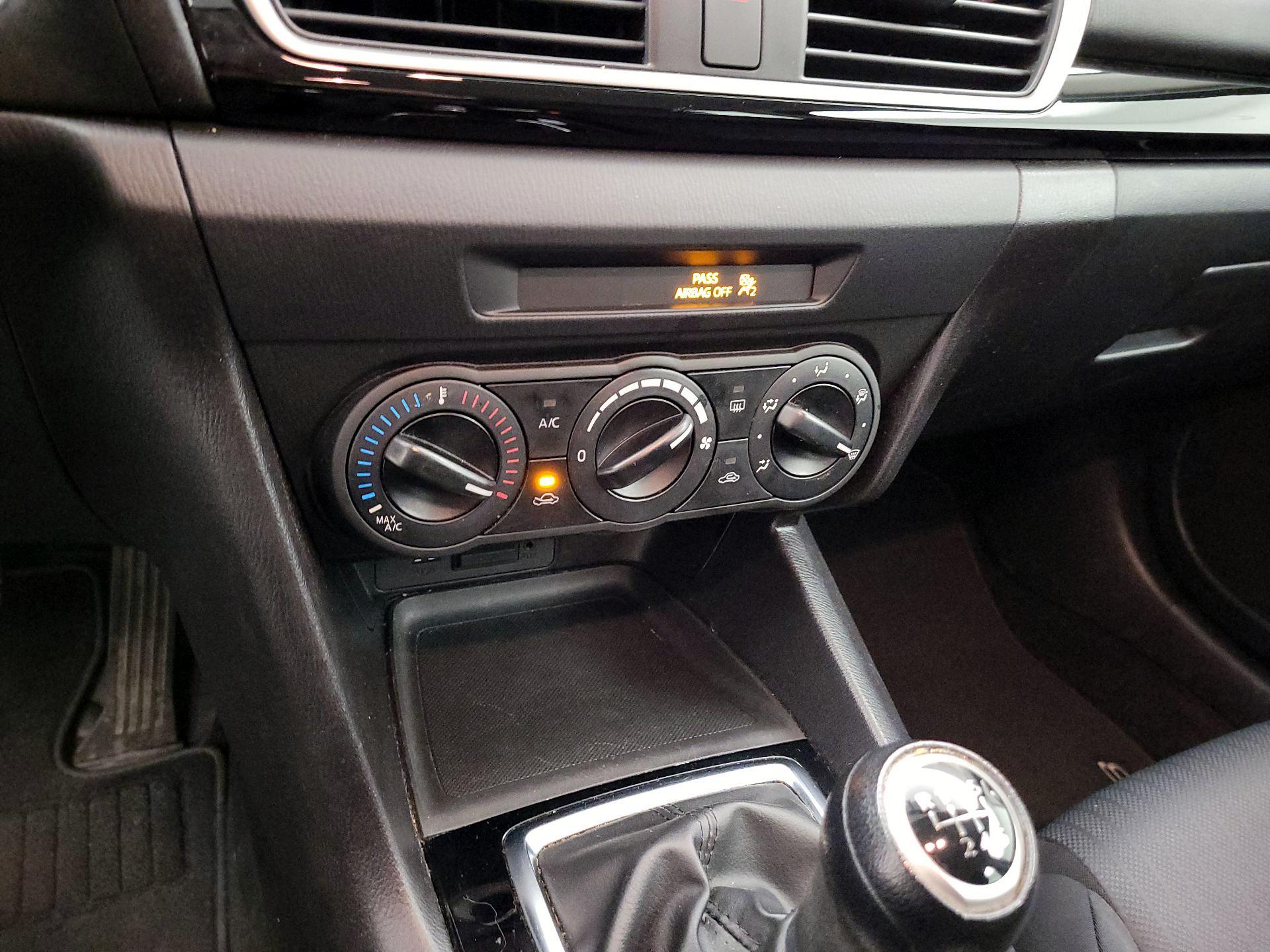 Thumbnail: 2016 Mazda Mazda3 - 17