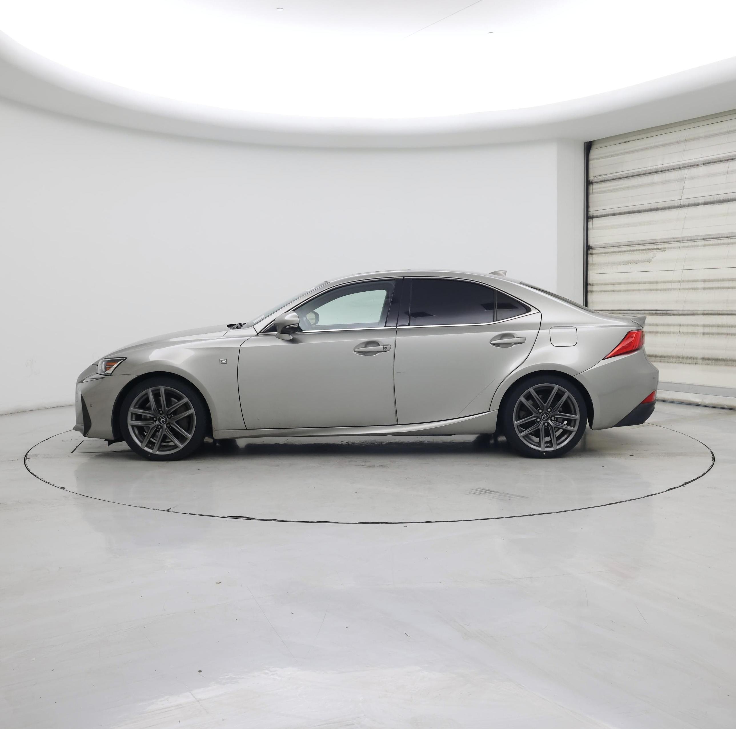 Thumbnail: 2018 Lexus IS - 3