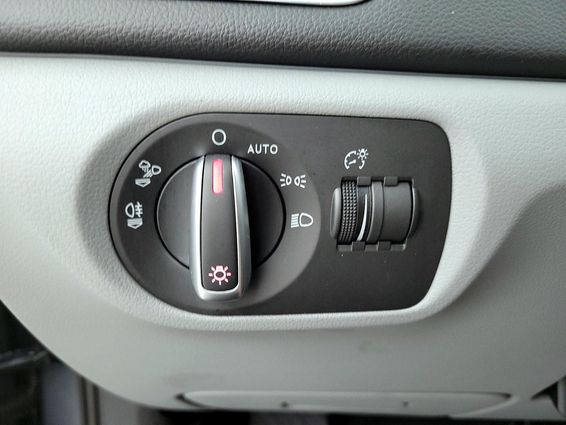 Thumbnail: 2017 Audi Q3 - 13