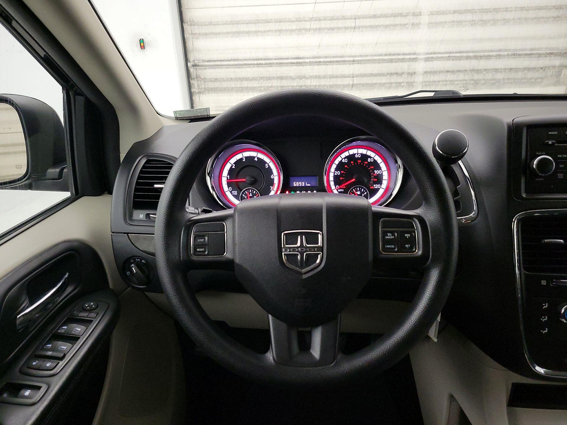 Thumbnail: 2016 Dodge Grand Caravan - 10
