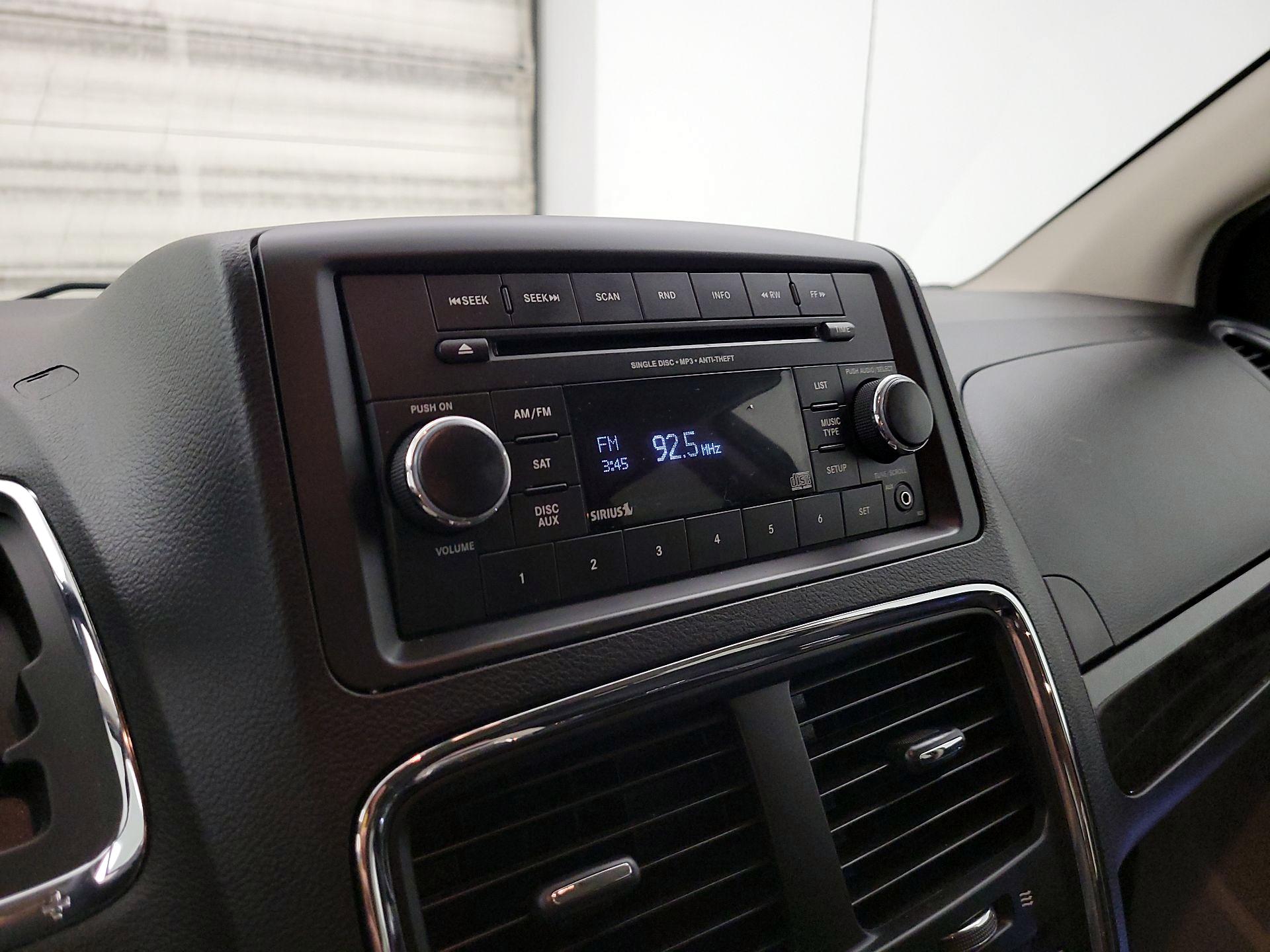 Thumbnail: 2016 Dodge Grand Caravan - 14