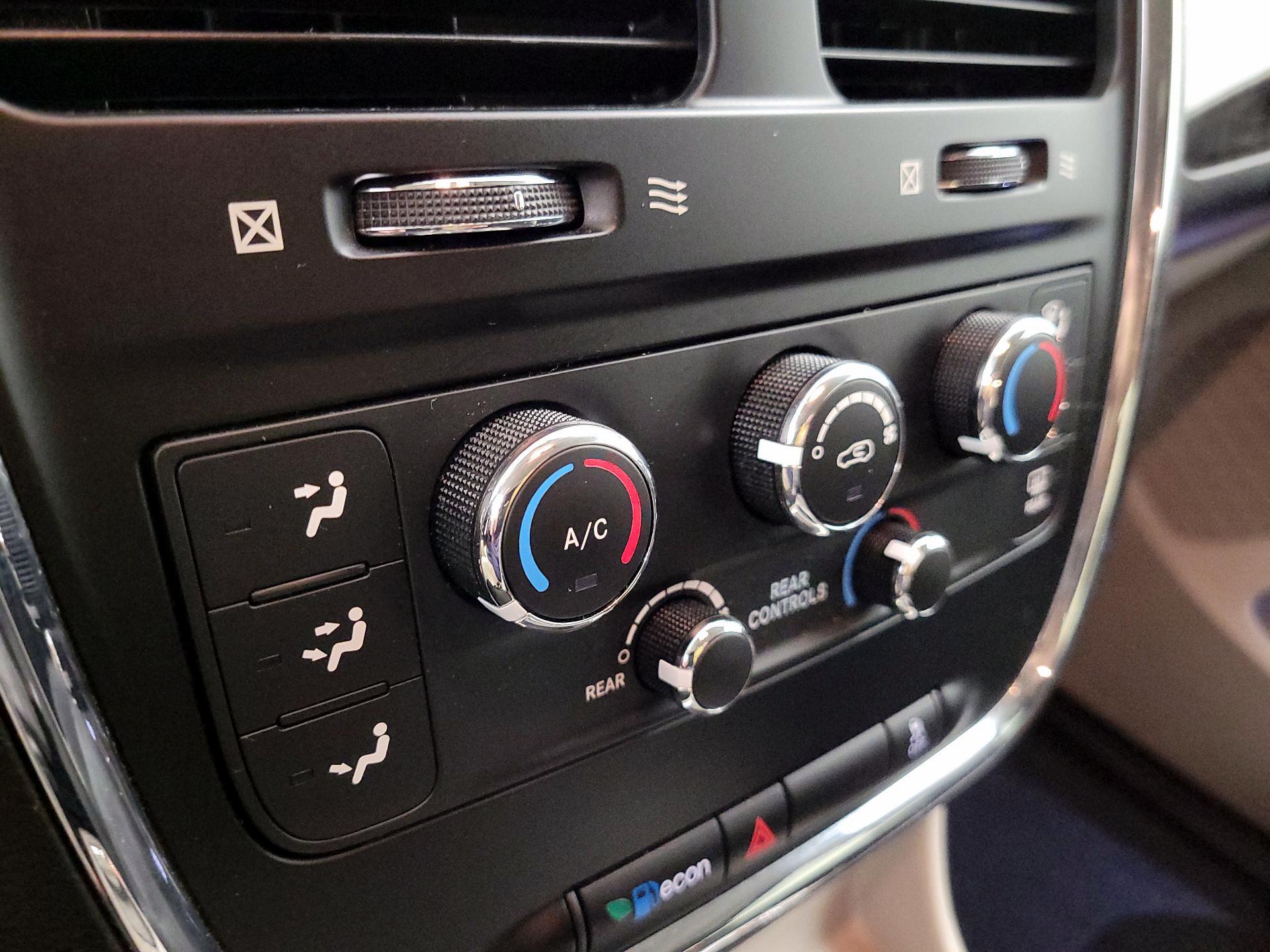 Thumbnail: 2016 Dodge Grand Caravan - 15