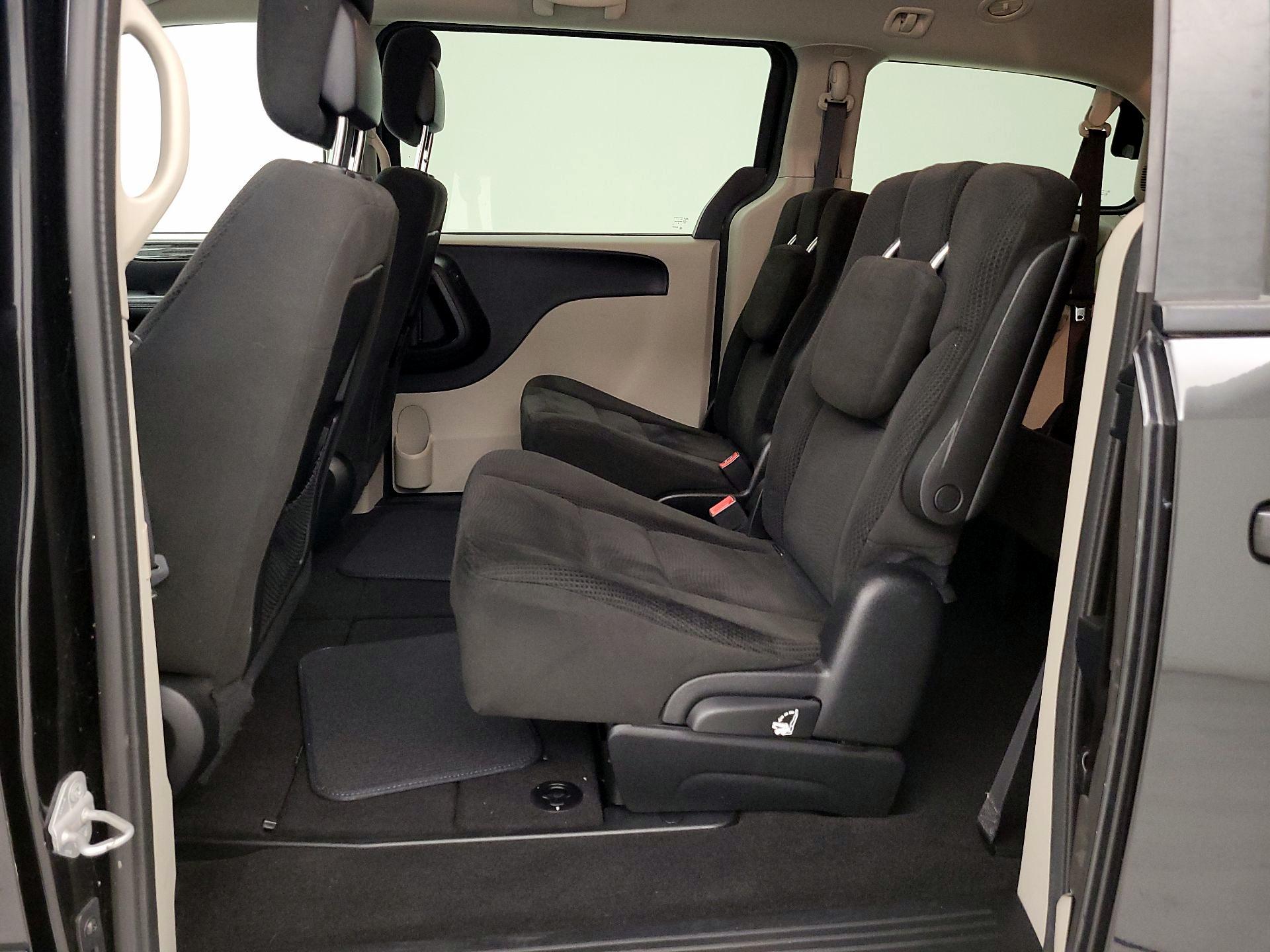 Thumbnail: 2016 Dodge Grand Caravan - 18