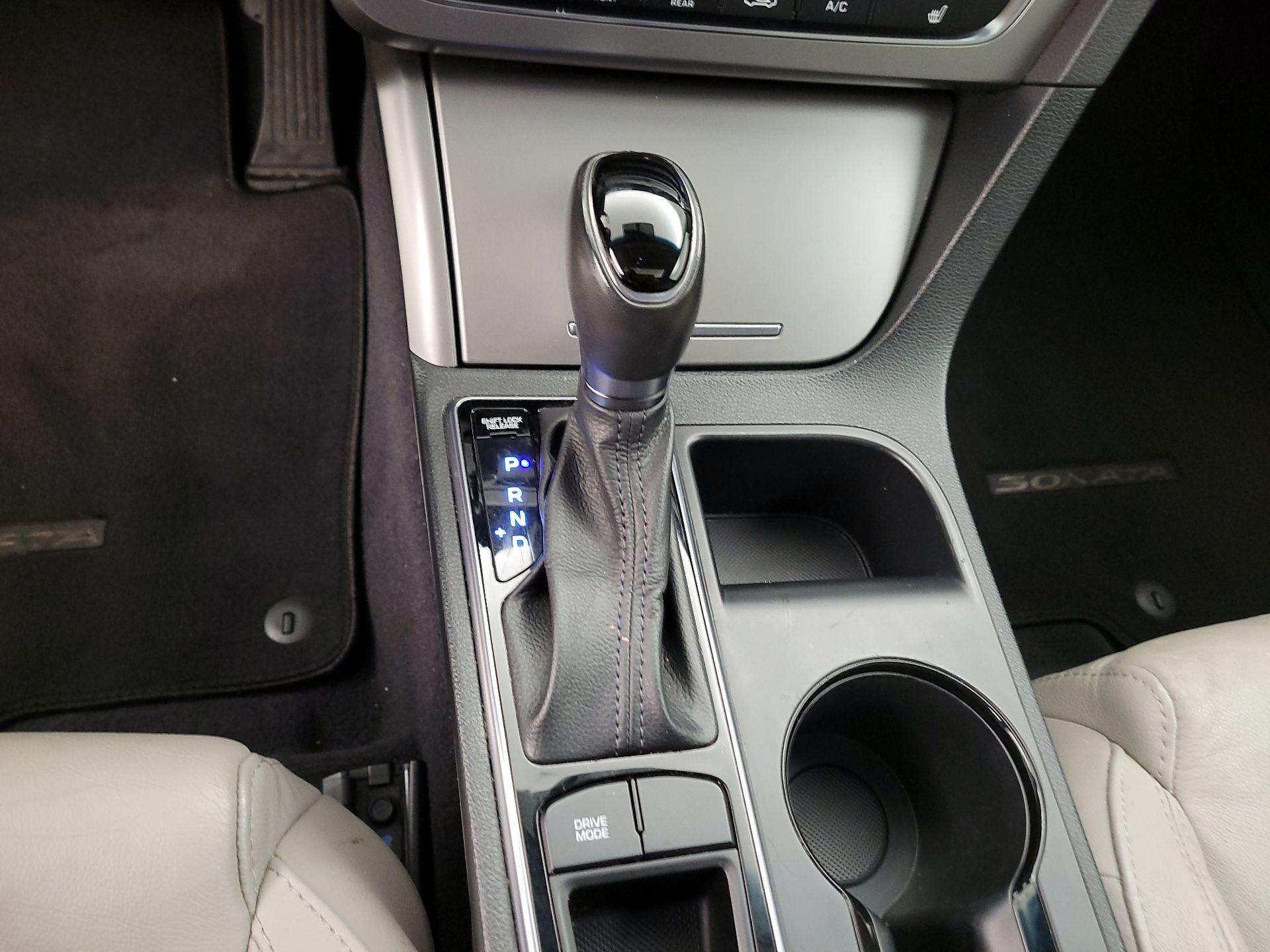 Thumbnail: 2016 Hyundai Sonata - 16
